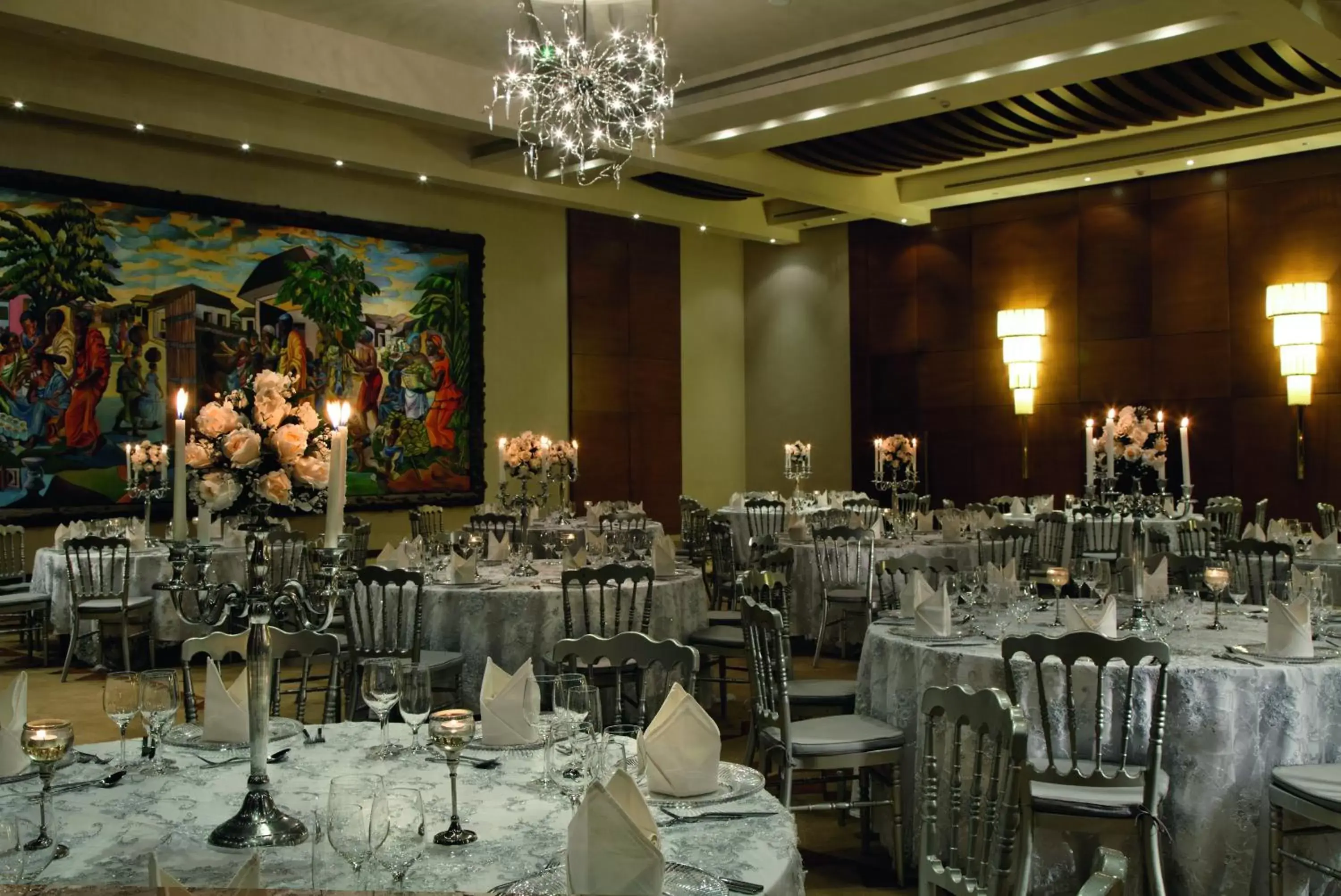 Banquet/Function facilities, Restaurant/Places to Eat in Mövenpick Ambassador Hotel Accra