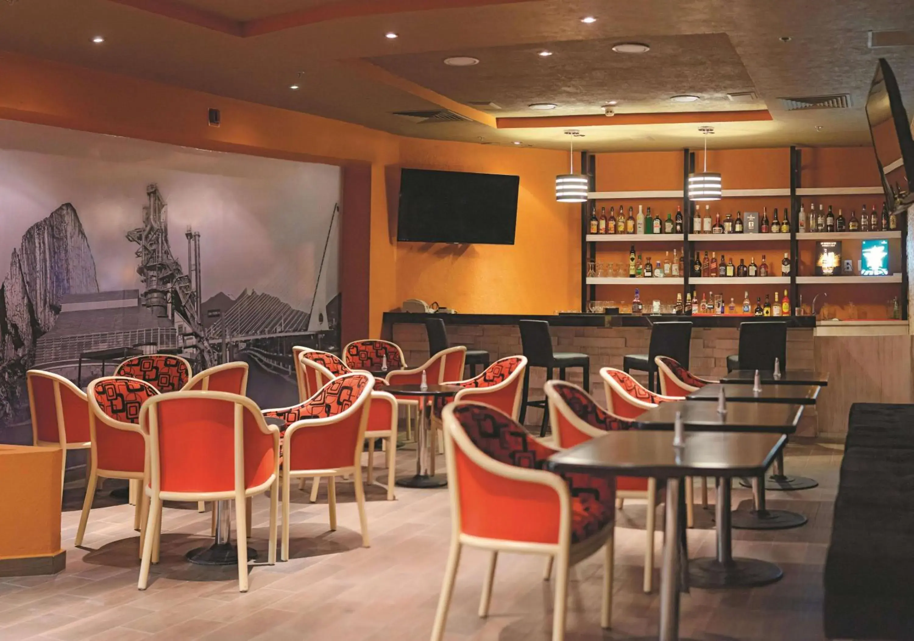 Lounge or bar, Restaurant/Places to Eat in CHN Hotel Monterrey Norte, Trademark Collection by Wyndham