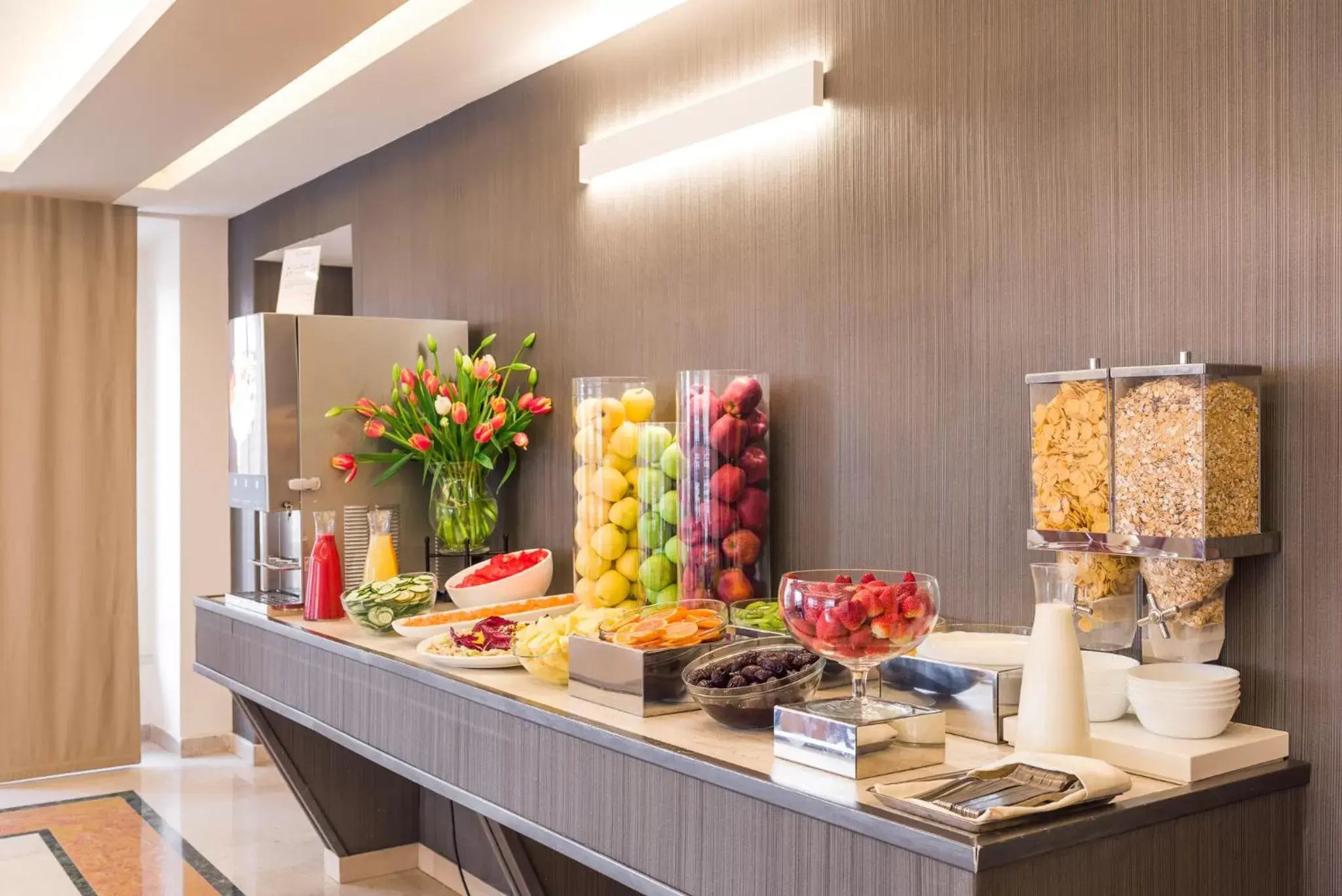 Buffet breakfast in Raeli Hotel Siracusa