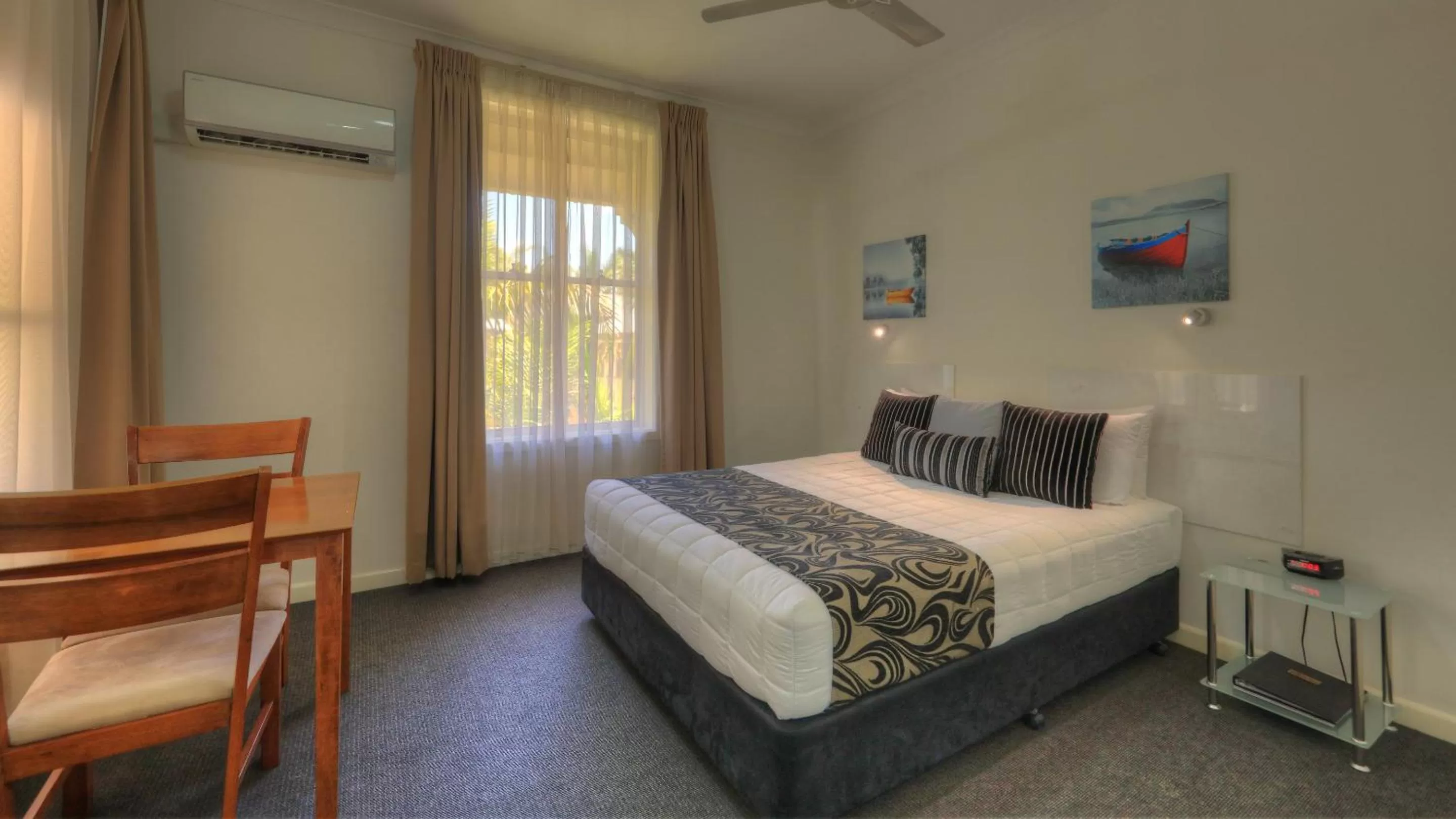 Bedroom, Bed in Heritage River Motor Inn