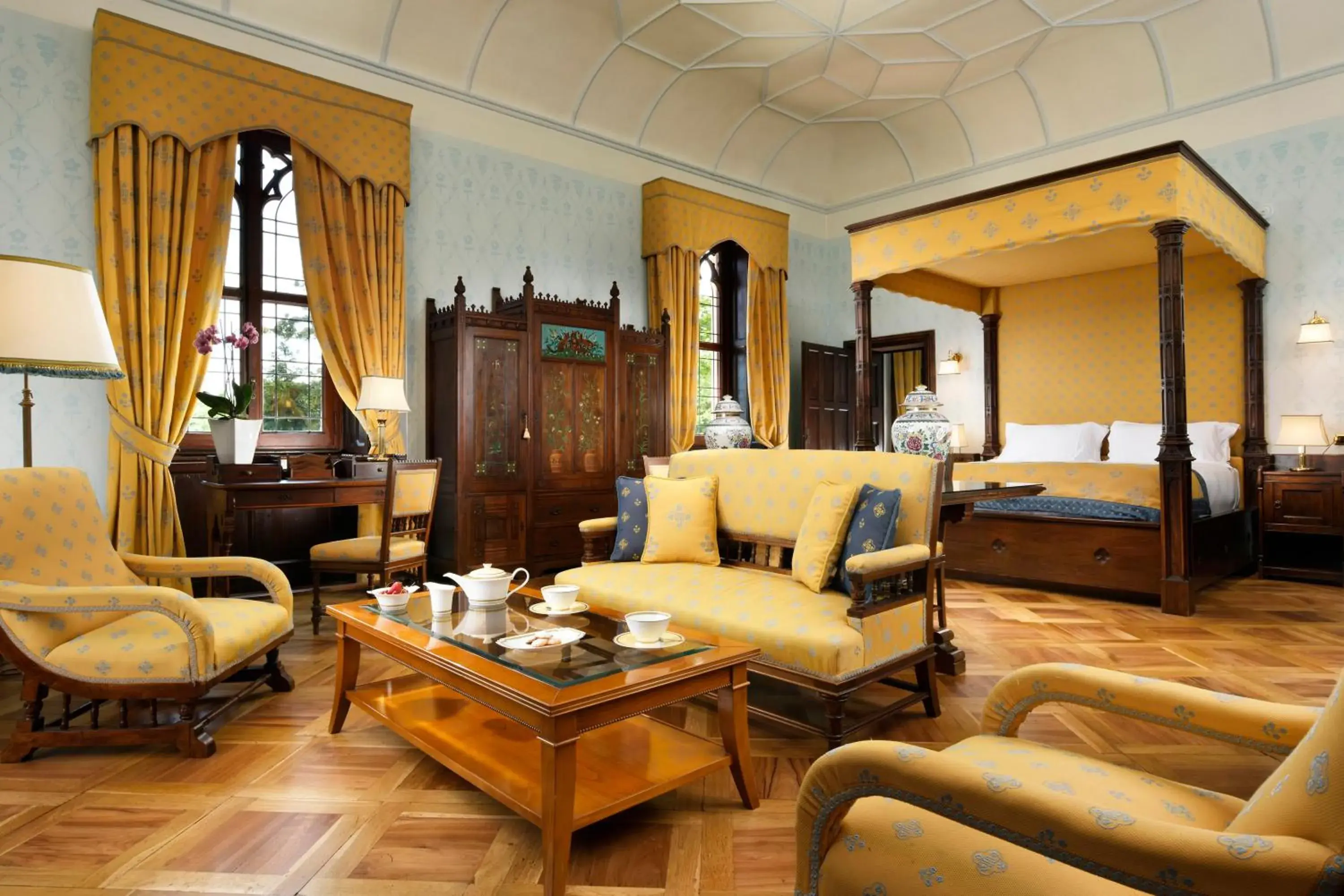 Photo of the whole room, Seating Area in Castello Dal Pozzo Hotel