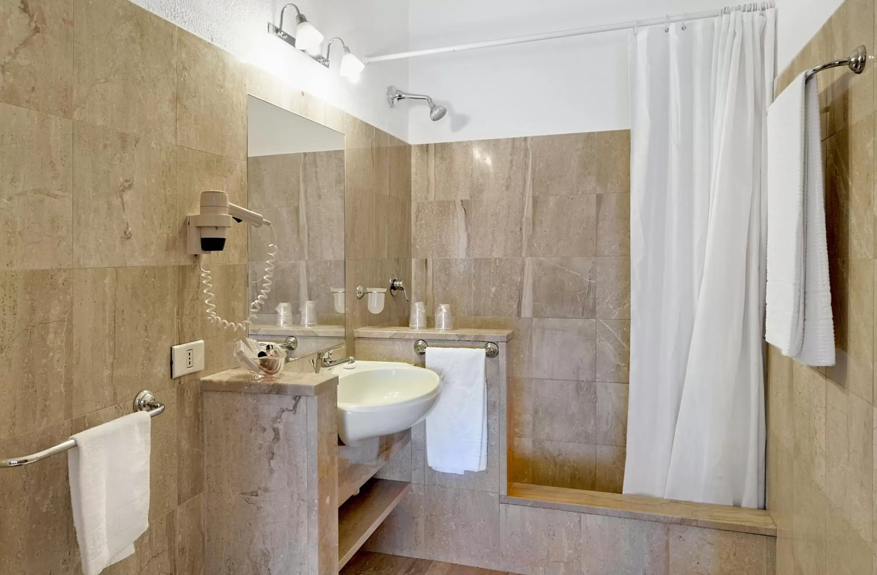 Shower, Bathroom in Colonna Palace Hotel Mediterraneo