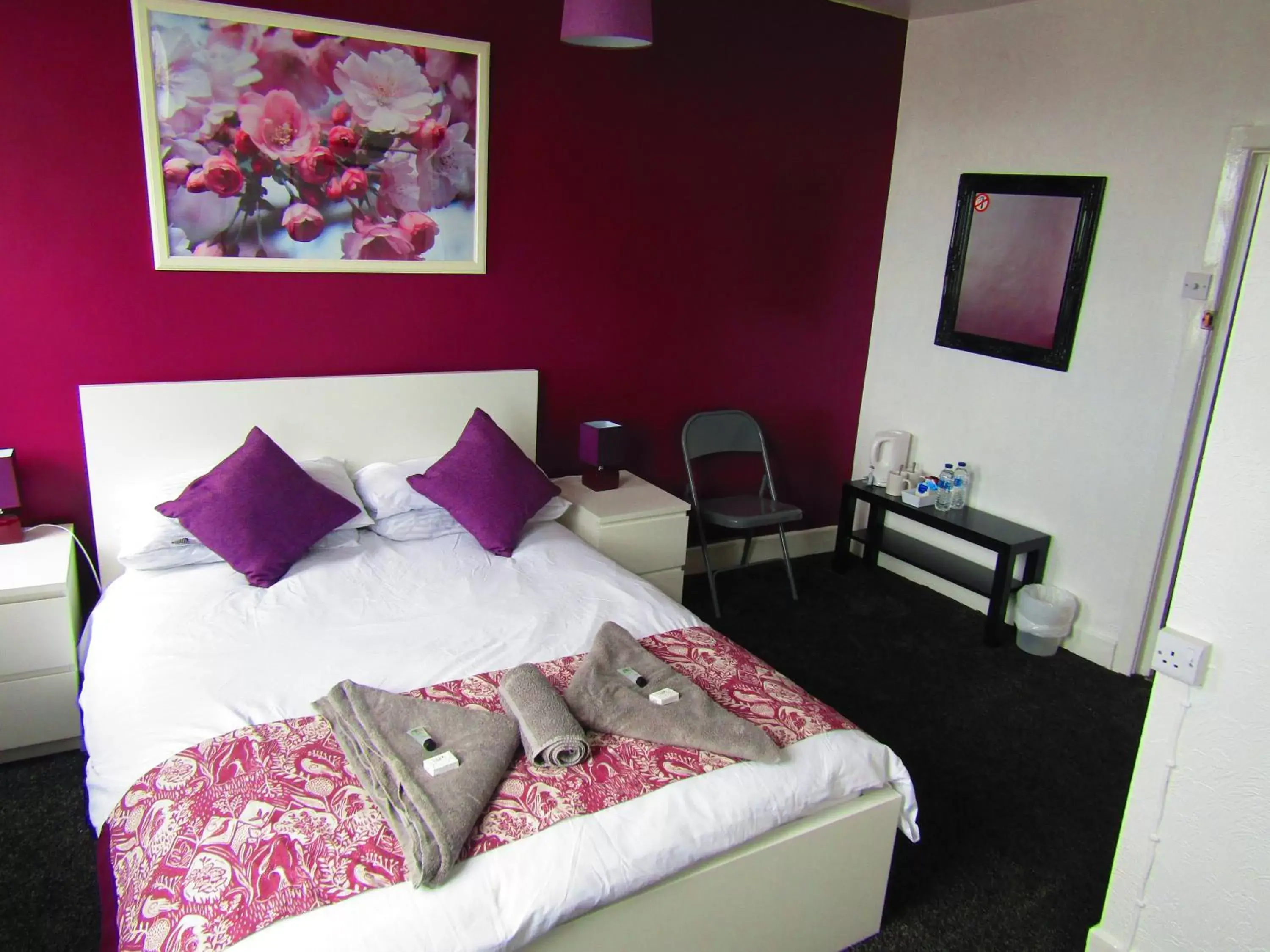 Bedroom, Bed in Alderley Hotel Blackpool