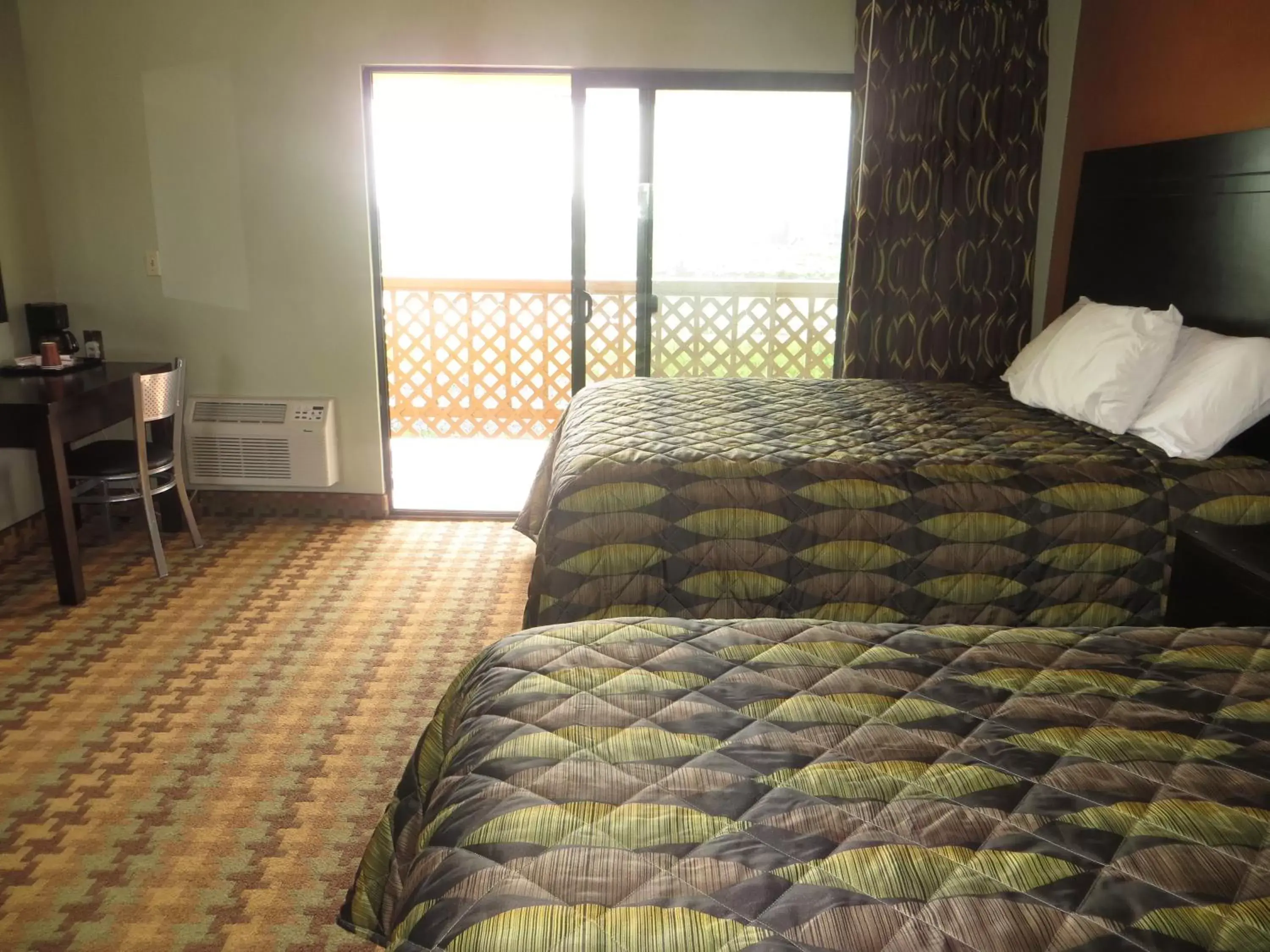 Bed in Ocean Gate Inn