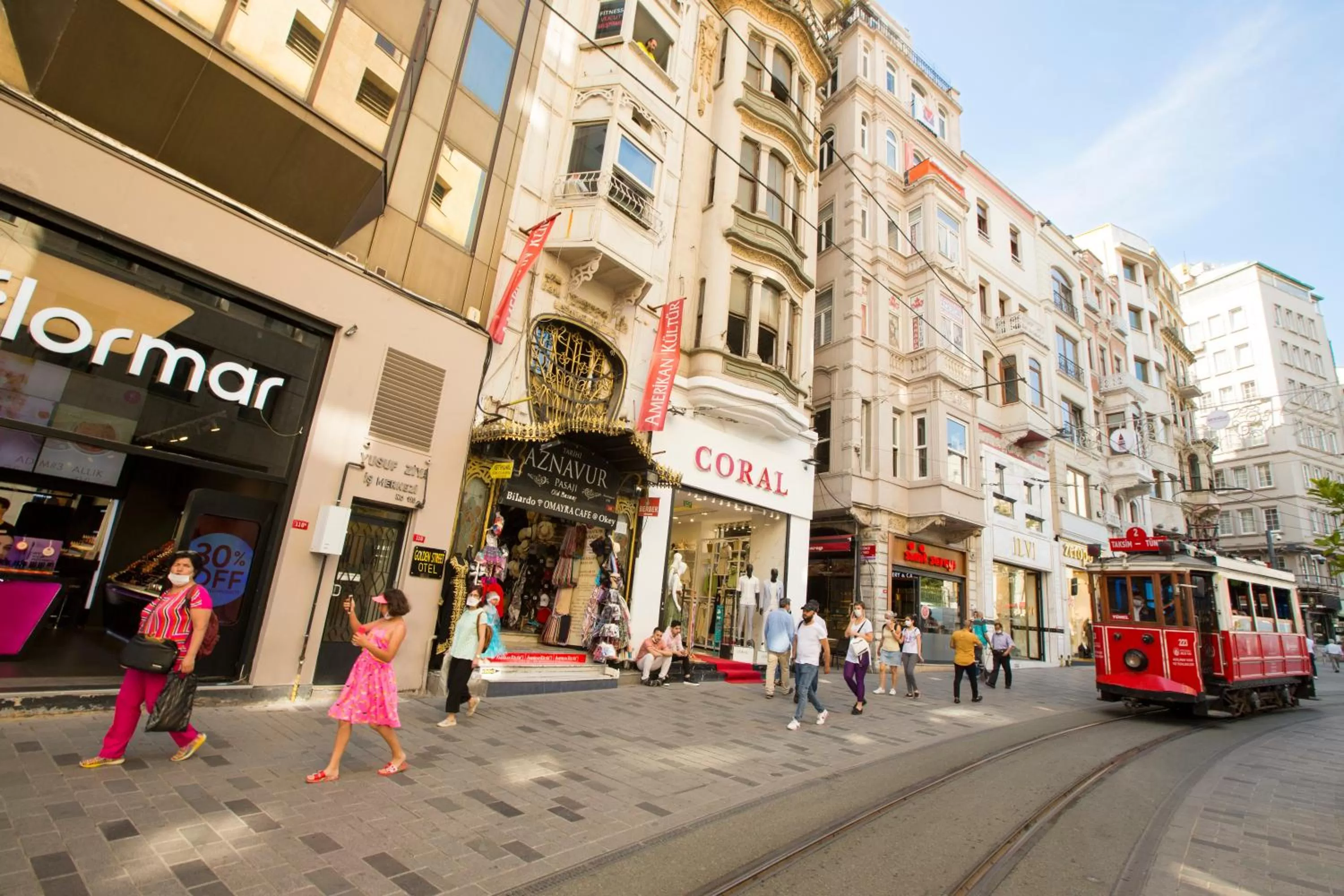 Facade/entrance in Golden Street Hotel