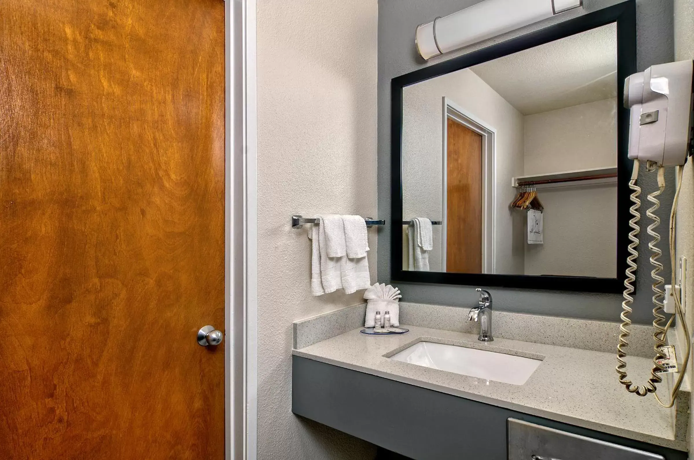 Bathroom in Quality Inn & Suites South San Jose - Morgan Hill