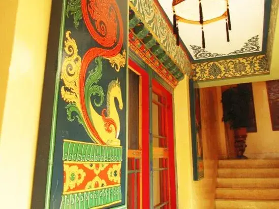 Decorative detail in Tashitakge Hotel