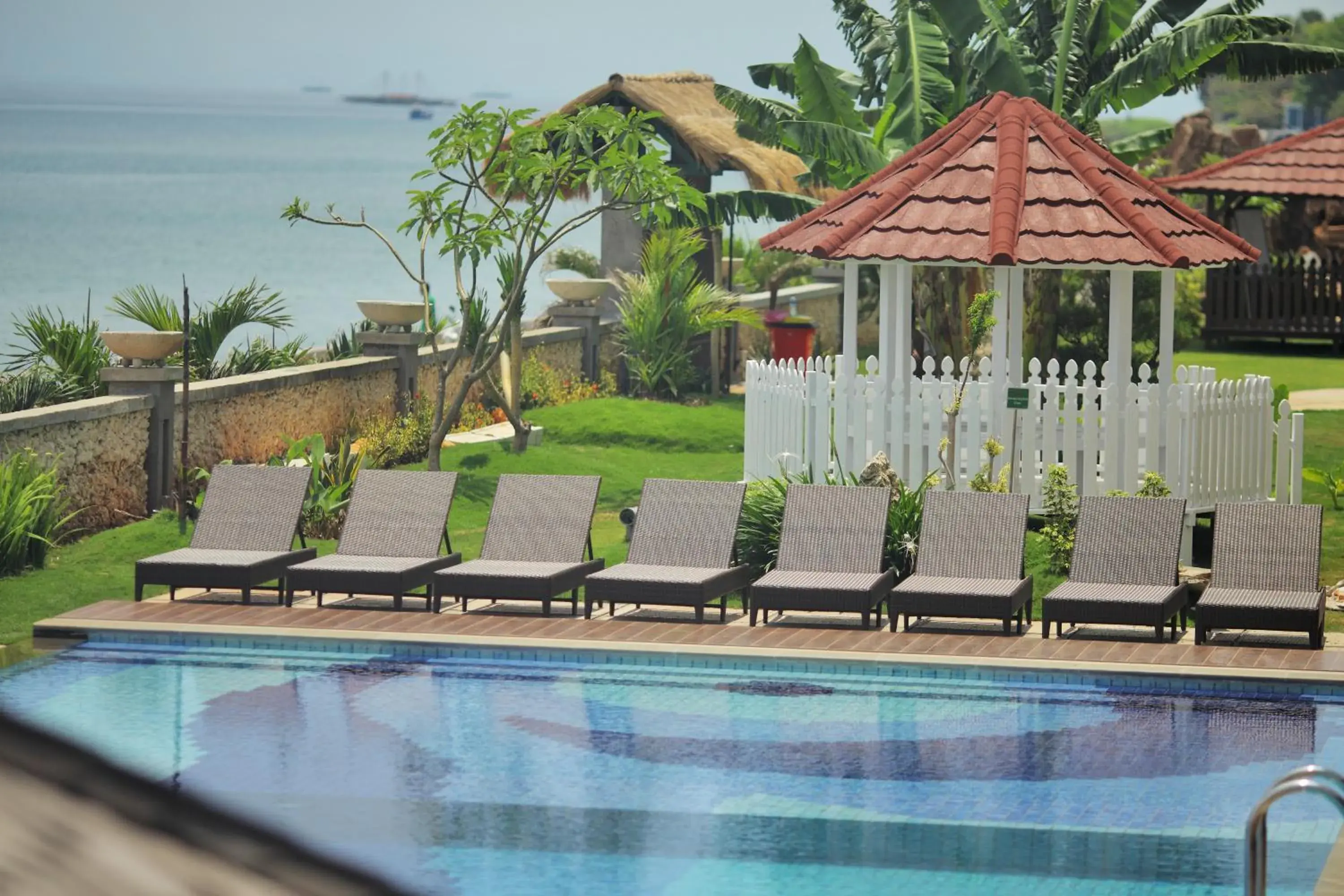 Swimming Pool in Hotel On The Rock By Prasanthi