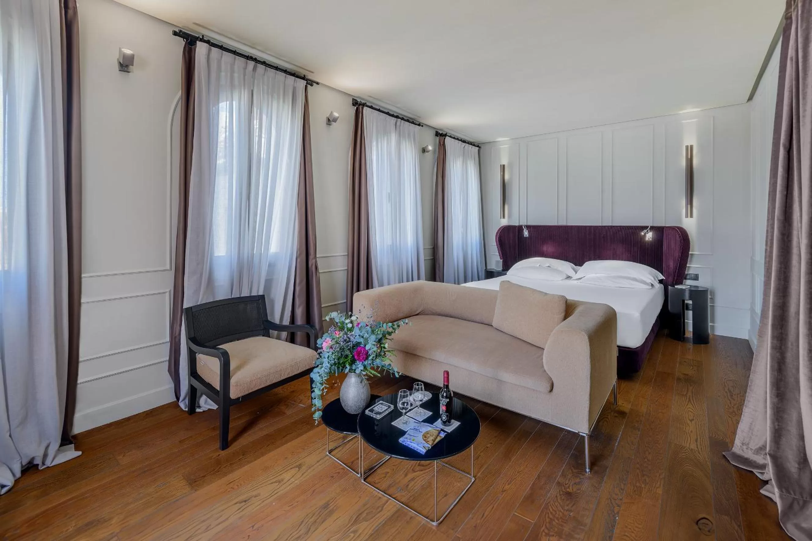 Bed in CoolRooms Palacio Villapanés 5 GL