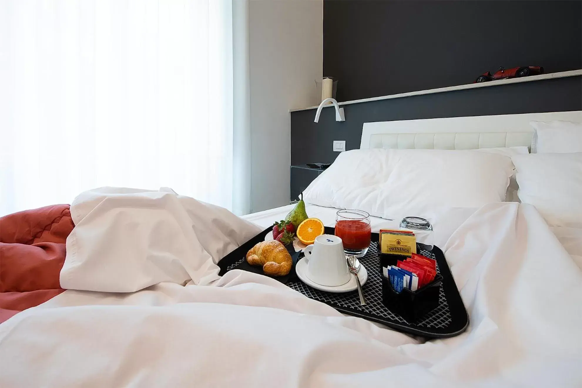 Bedroom, Bed in Hotel Porta Reale Bedroom, Bed in Hotel Porta Reale