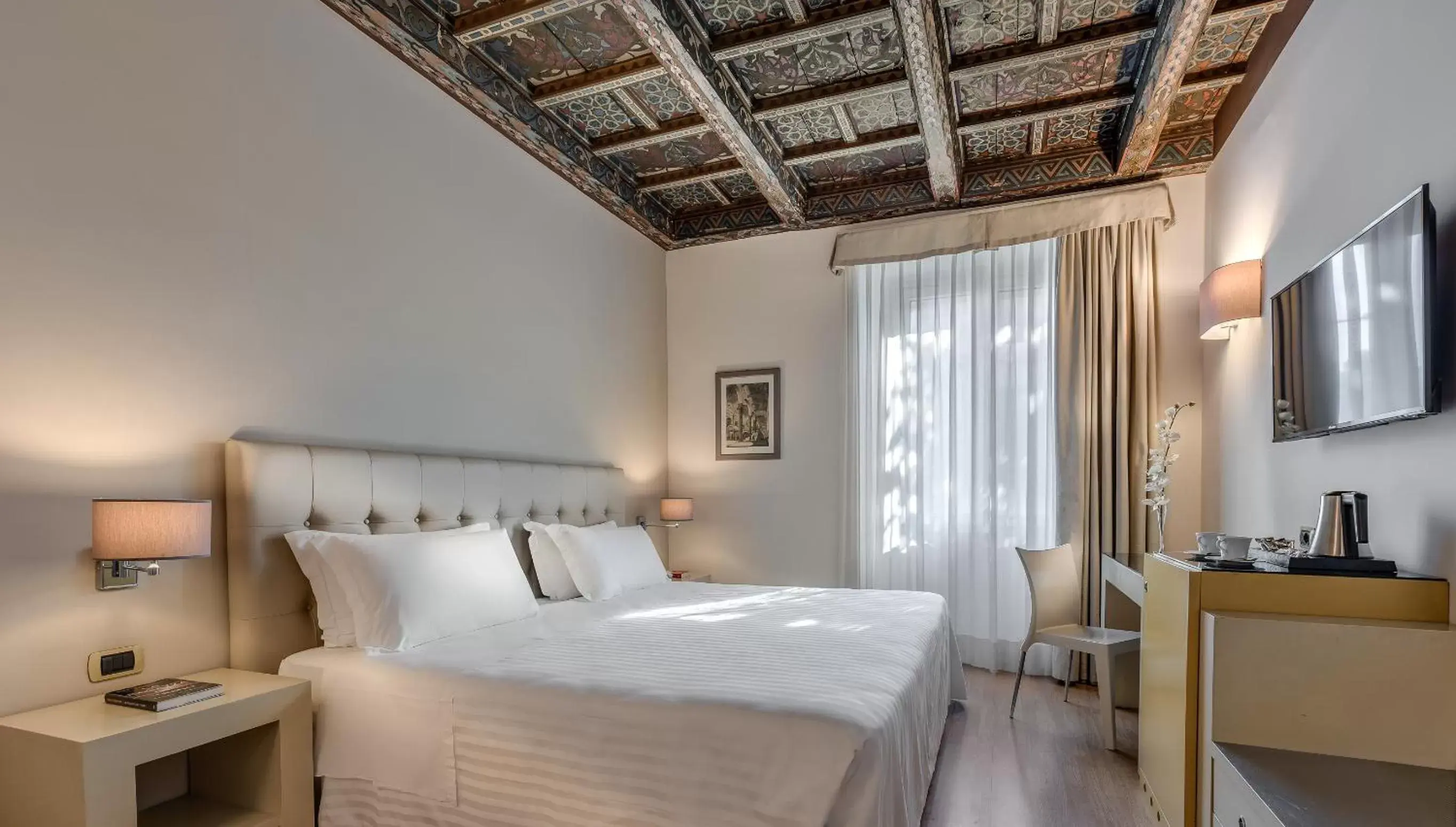 Bed in Hotel La Fortezza