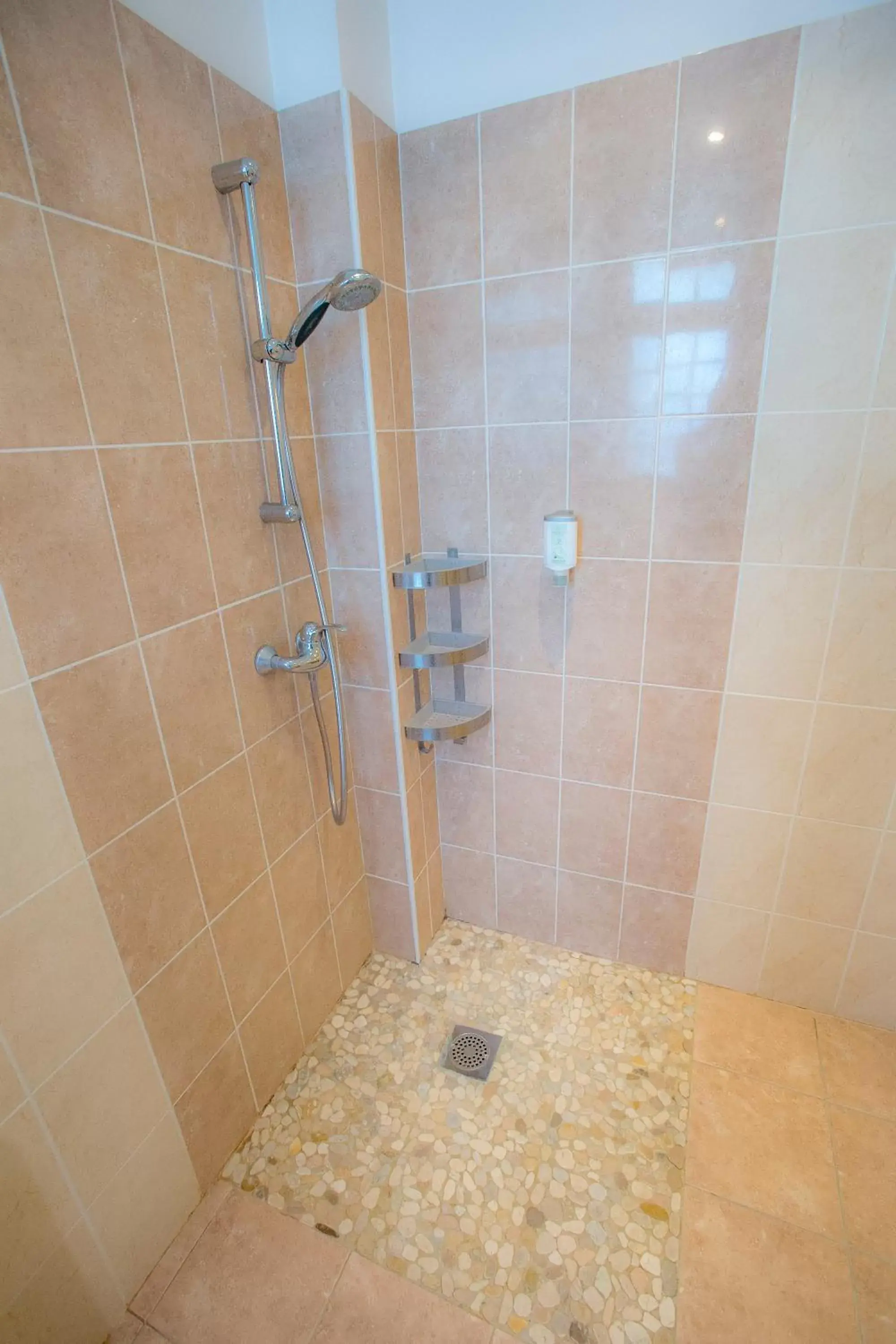 Shower, Bathroom in Villa Augeval Hôtel de charme & Spa