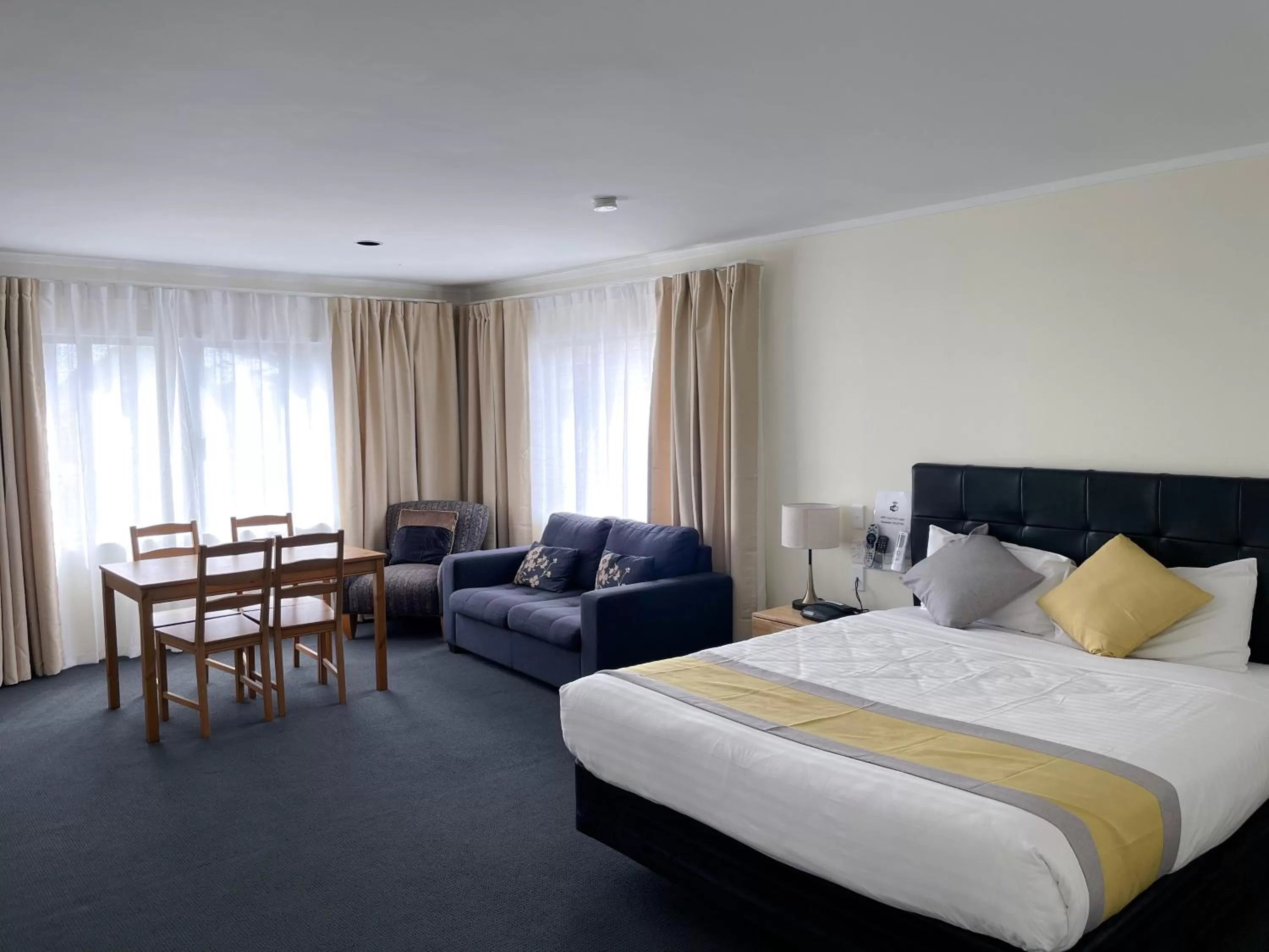 Bed in Royal Park Lodge