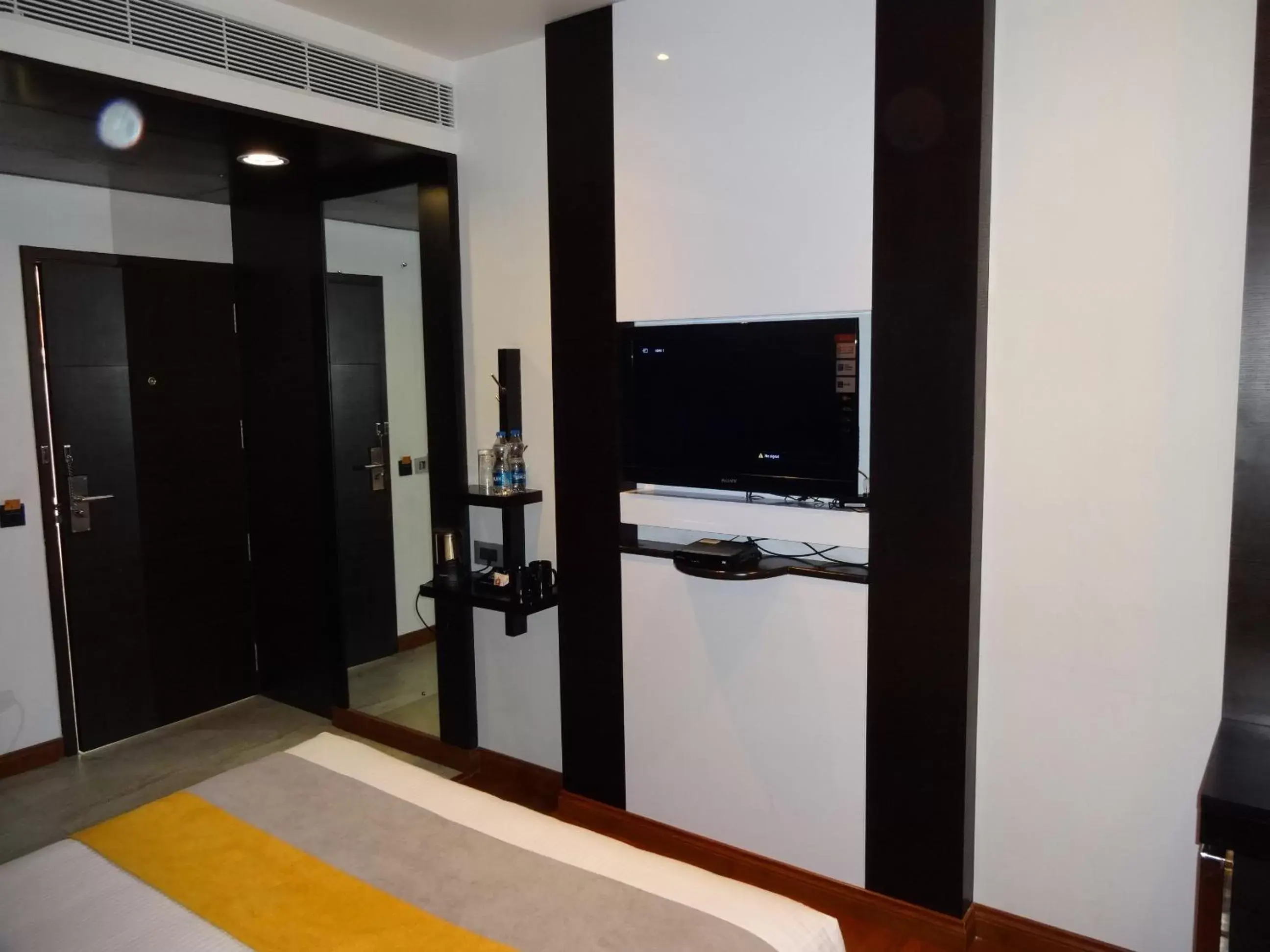 TV and multimedia, TV/Entertainment Center in Astoria Hotels Madurai