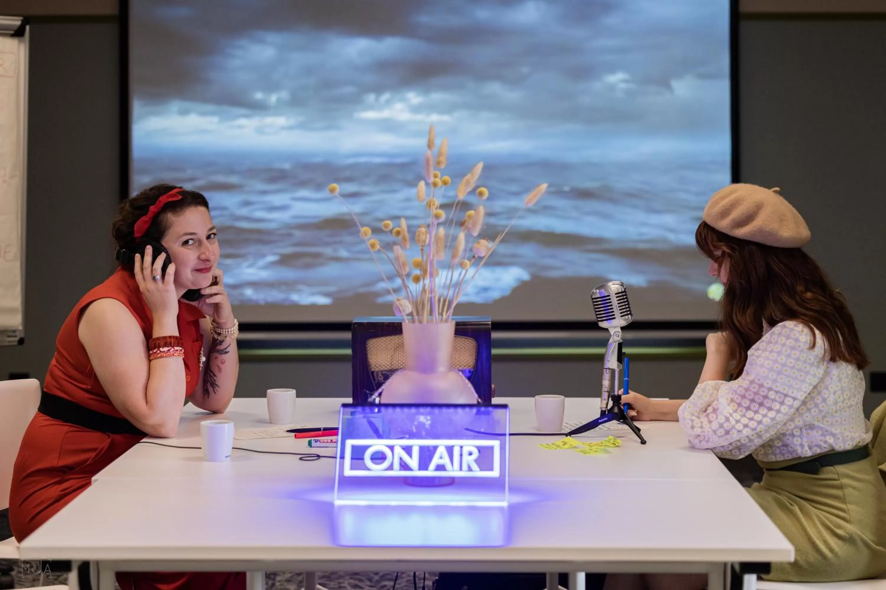 Communal lounge/ TV room in Aiden by Best Western Clermont-Ferrand Hotel & Spa