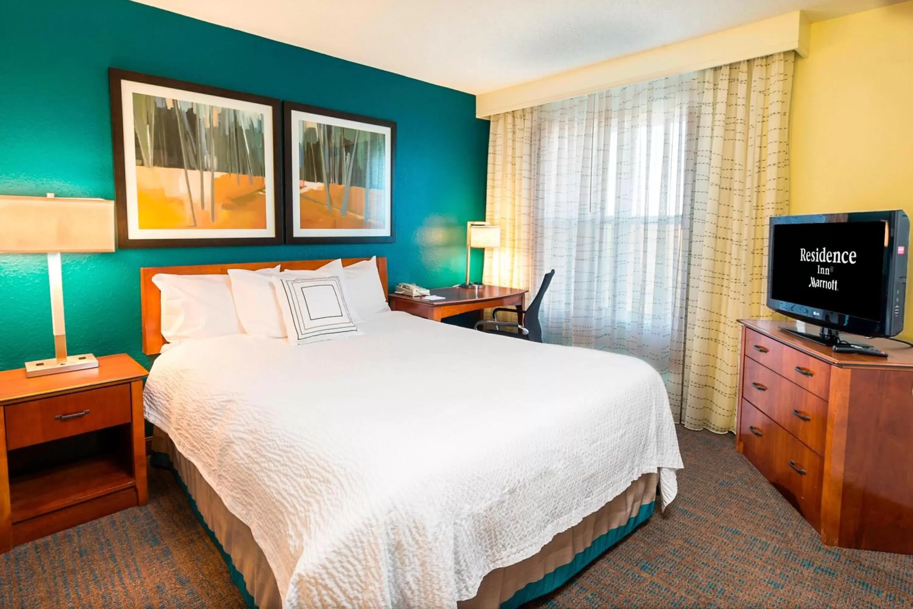 Bedroom, Bed in Residence Inn by Marriott Lakeland
