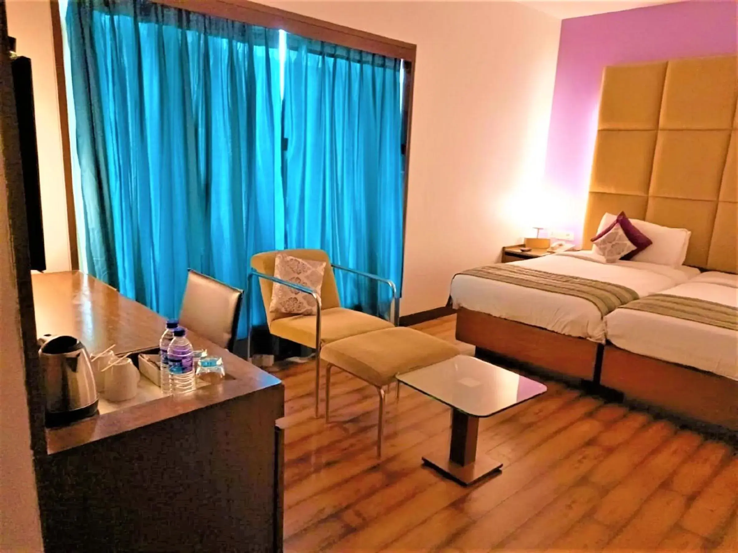 Bedroom, Seating Area in Hotel Yogi Executive