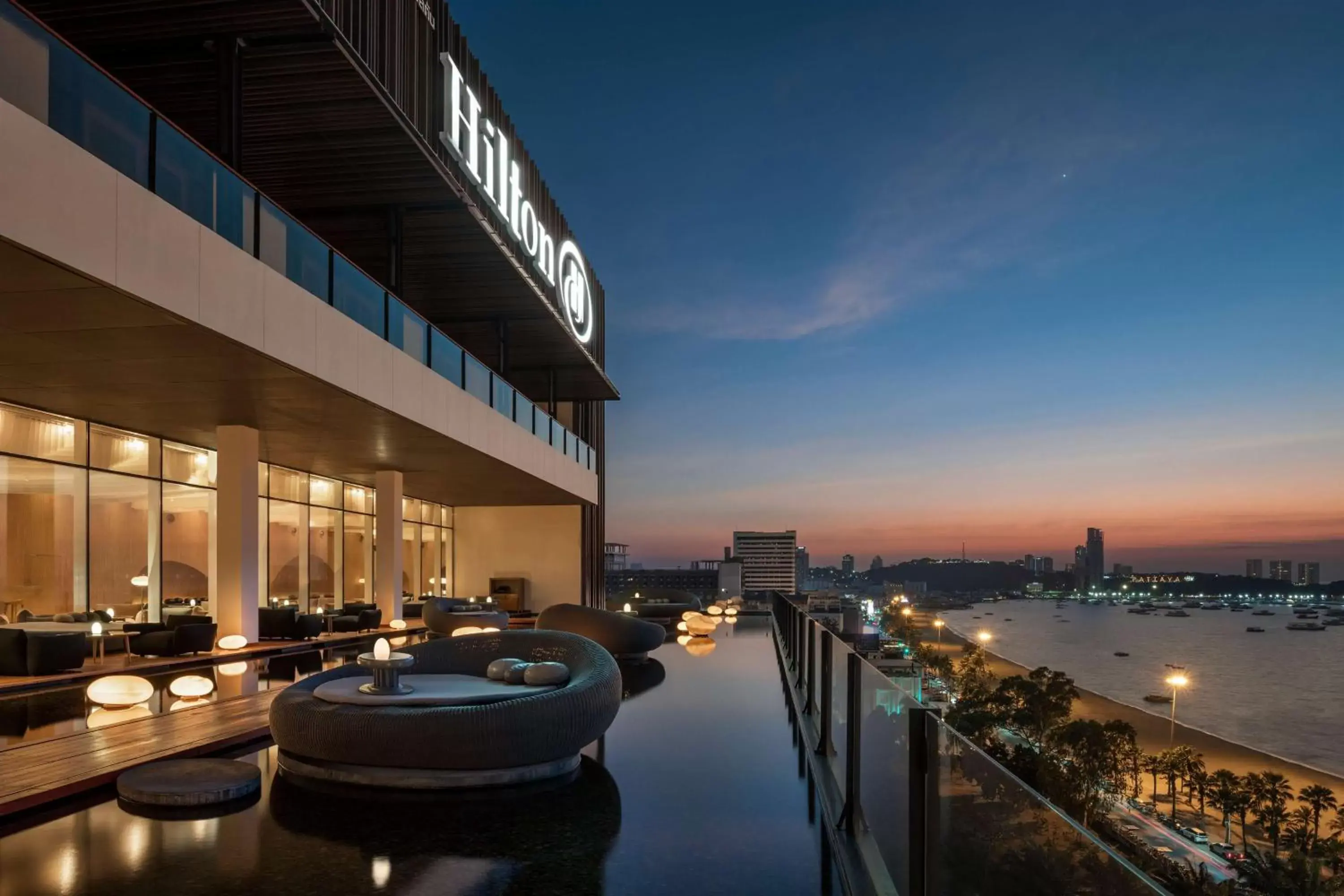 Lounge or bar in Hilton Pattaya
