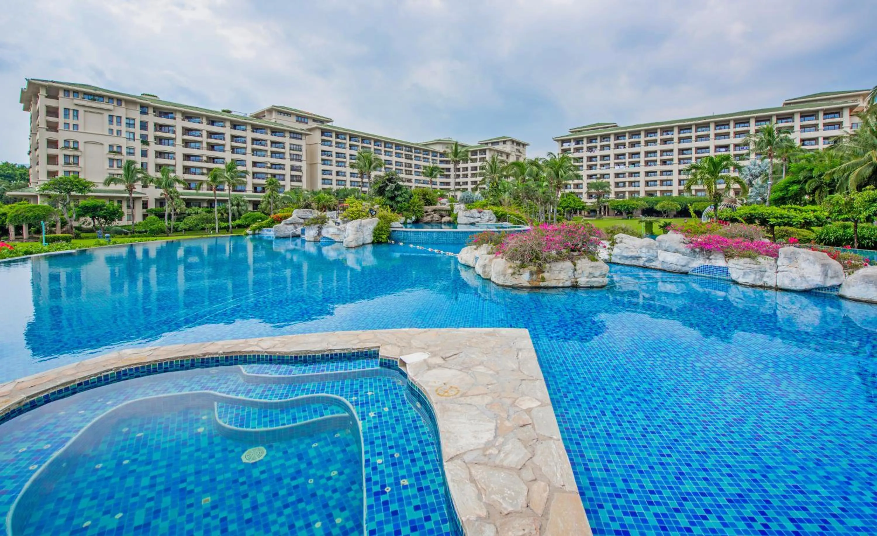Swimming pool in Horizon Resort & Spa Yalong Bay-Yalong Bay Central