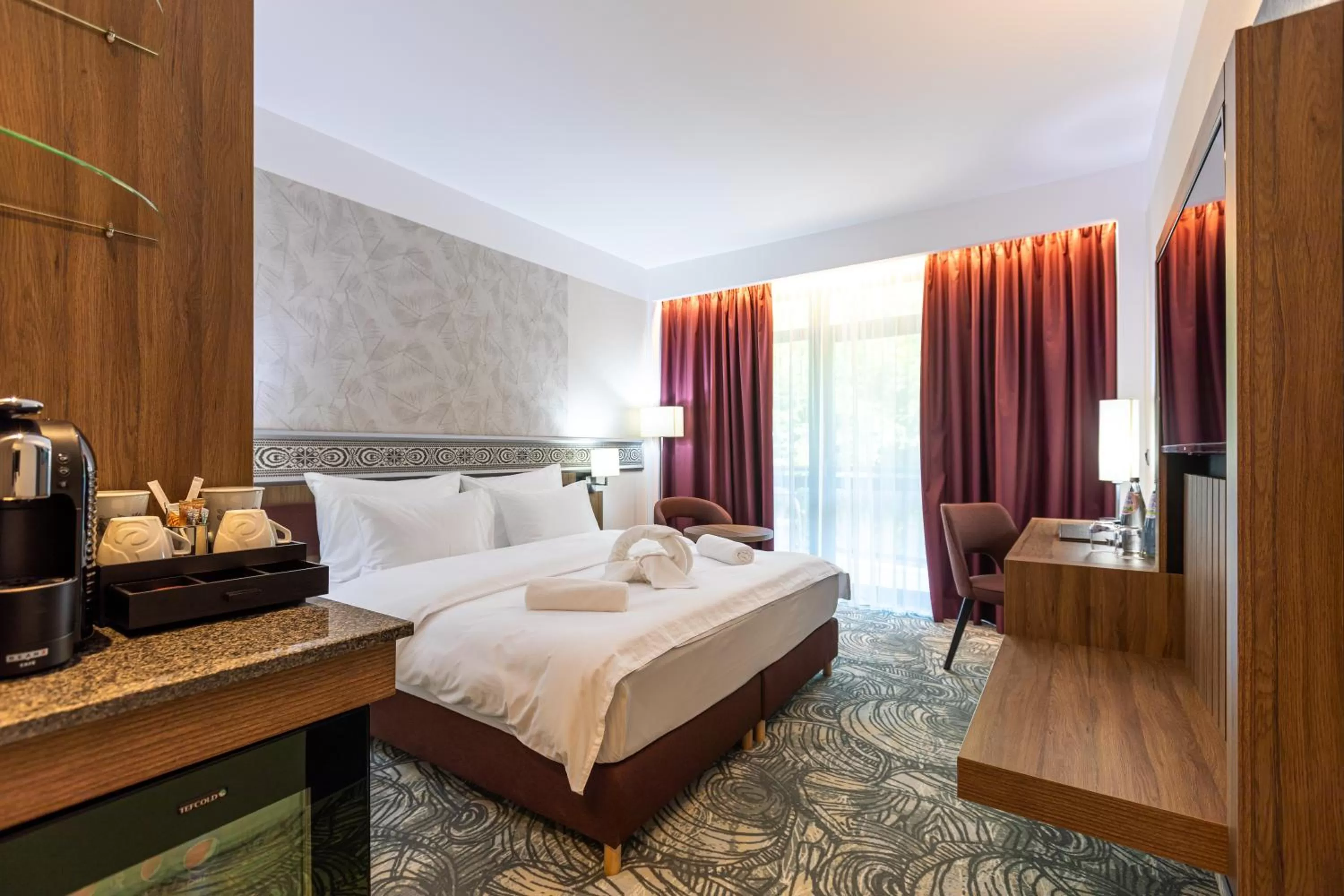 Bedroom, Bed in HOTEL CRYSTAL WELLNESS & SPA superior