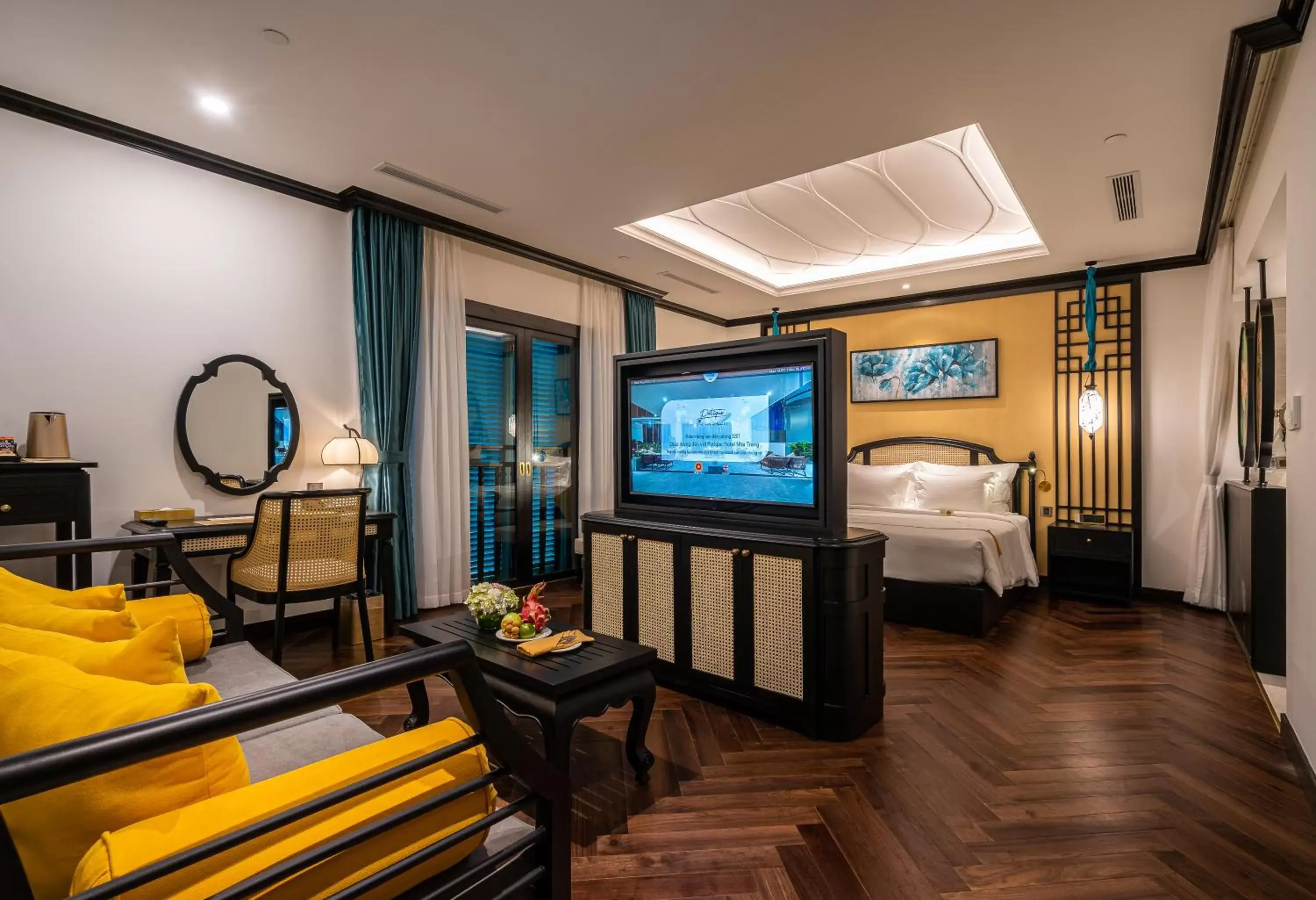 Bed, TV/Entertainment Center in Potique Hotel