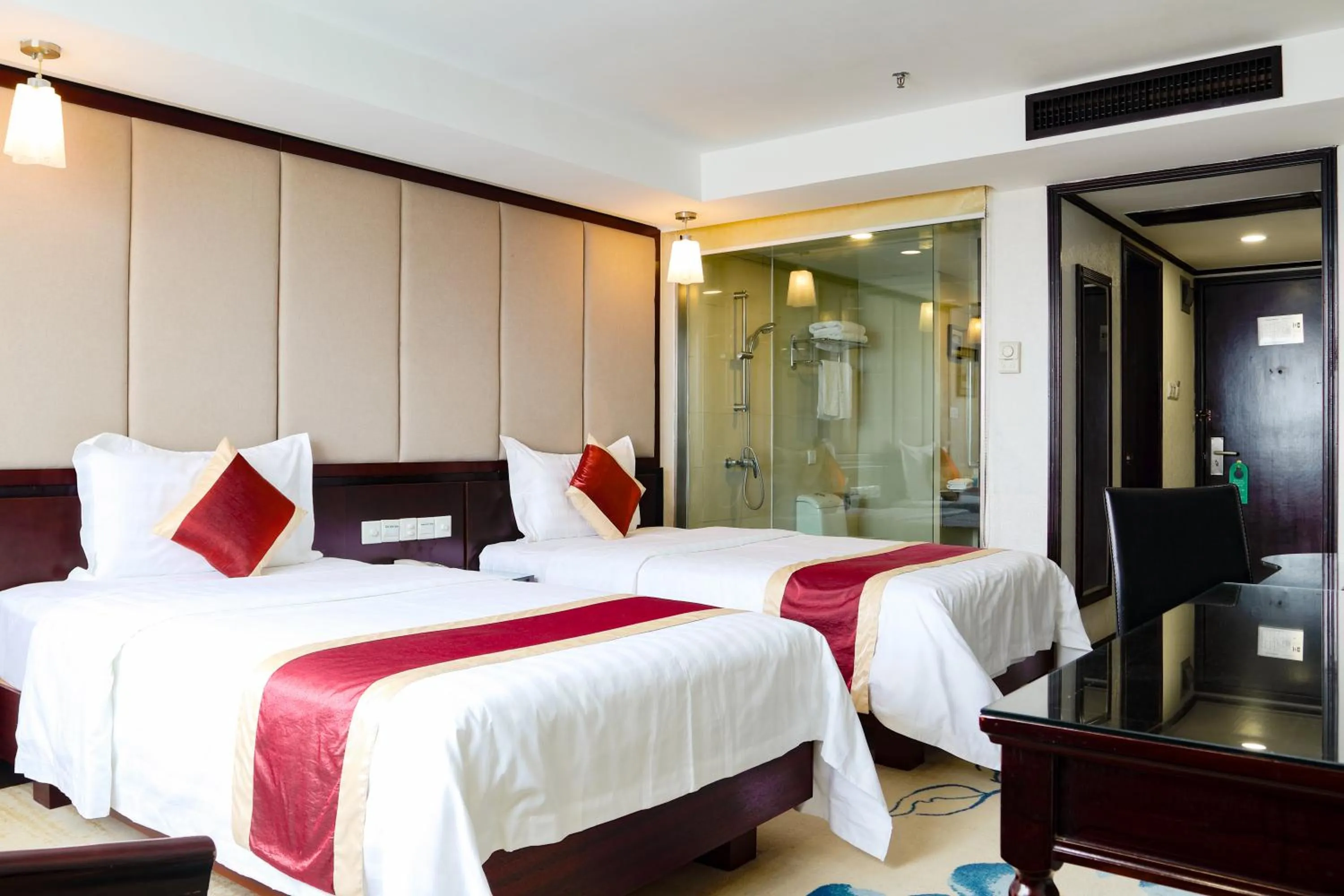 Photo of the whole room in New World Hotel