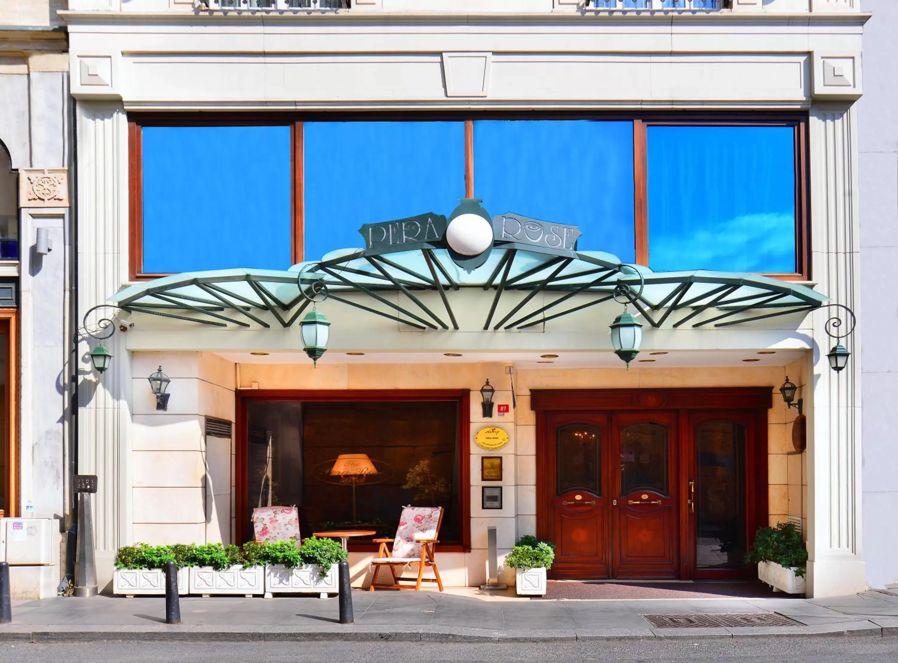 Facade/entrance in Pera Rose Hotel