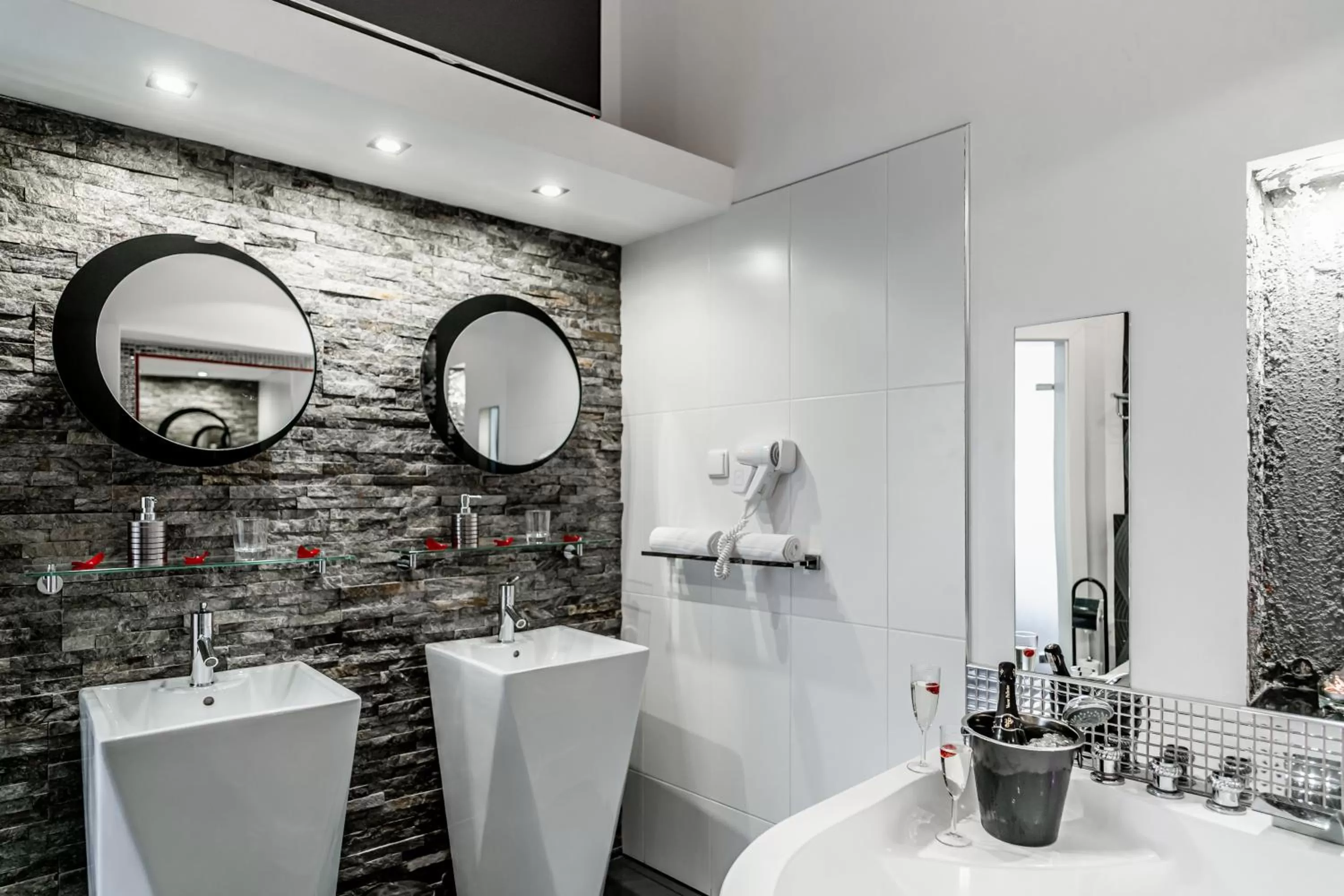 Hot Tub in Komorowski Luxury Guest Rooms