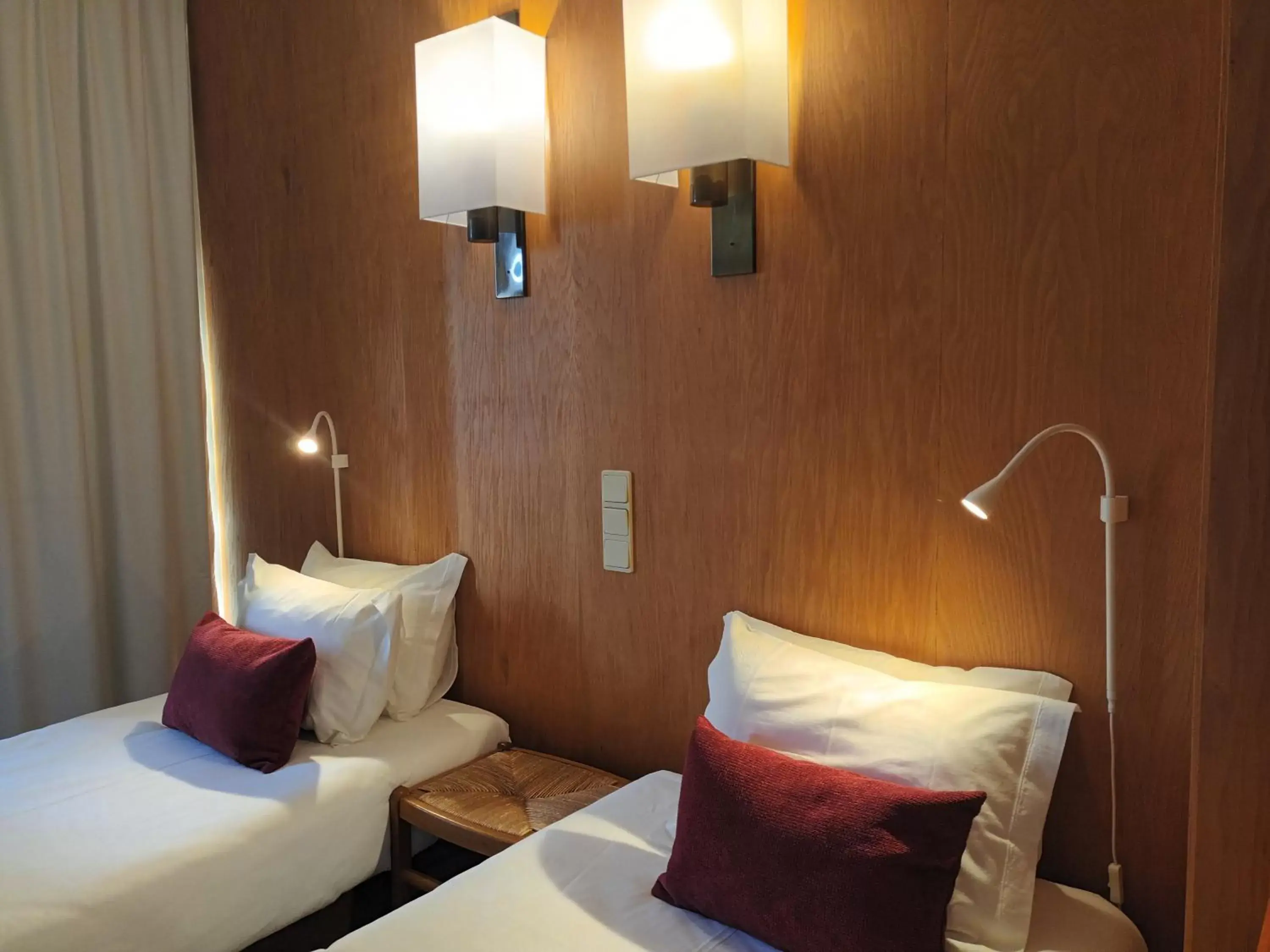 Bedroom, Bathroom in Vilar Oporto Hotel