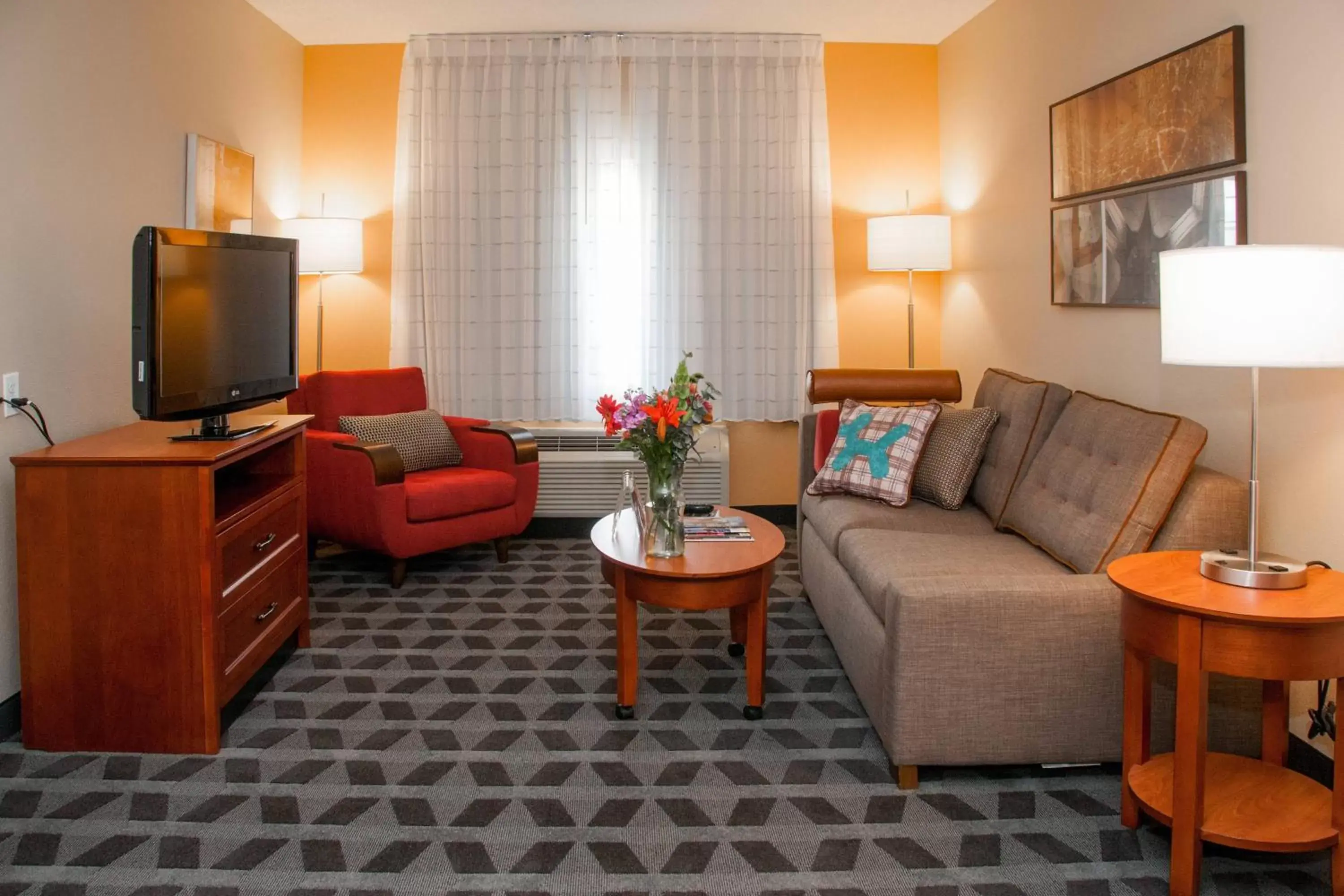 Living room, Seating Area in TownePlace Suites by Marriott Colorado Springs South