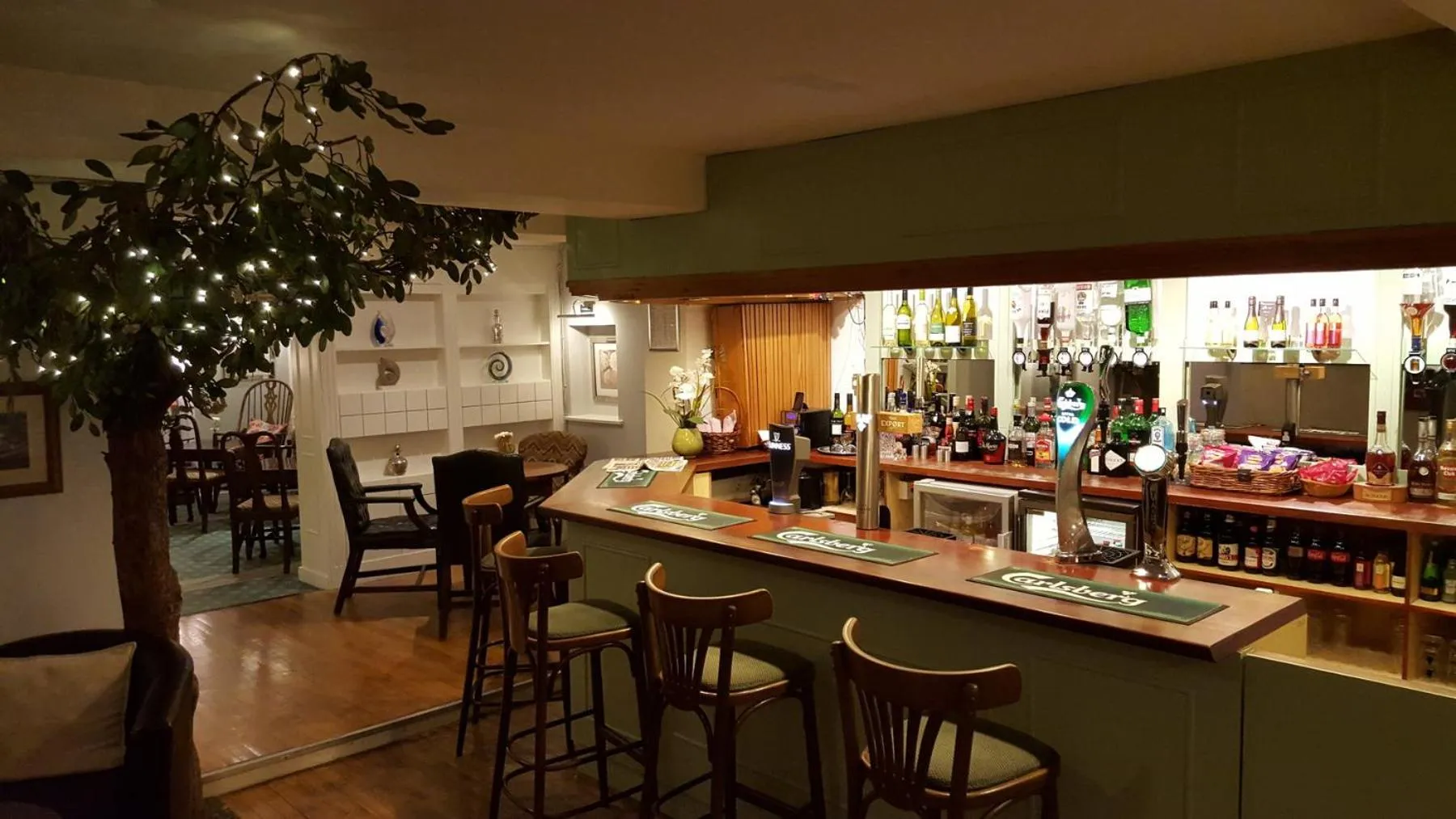 Lounge or bar in Apple Tree Hotel