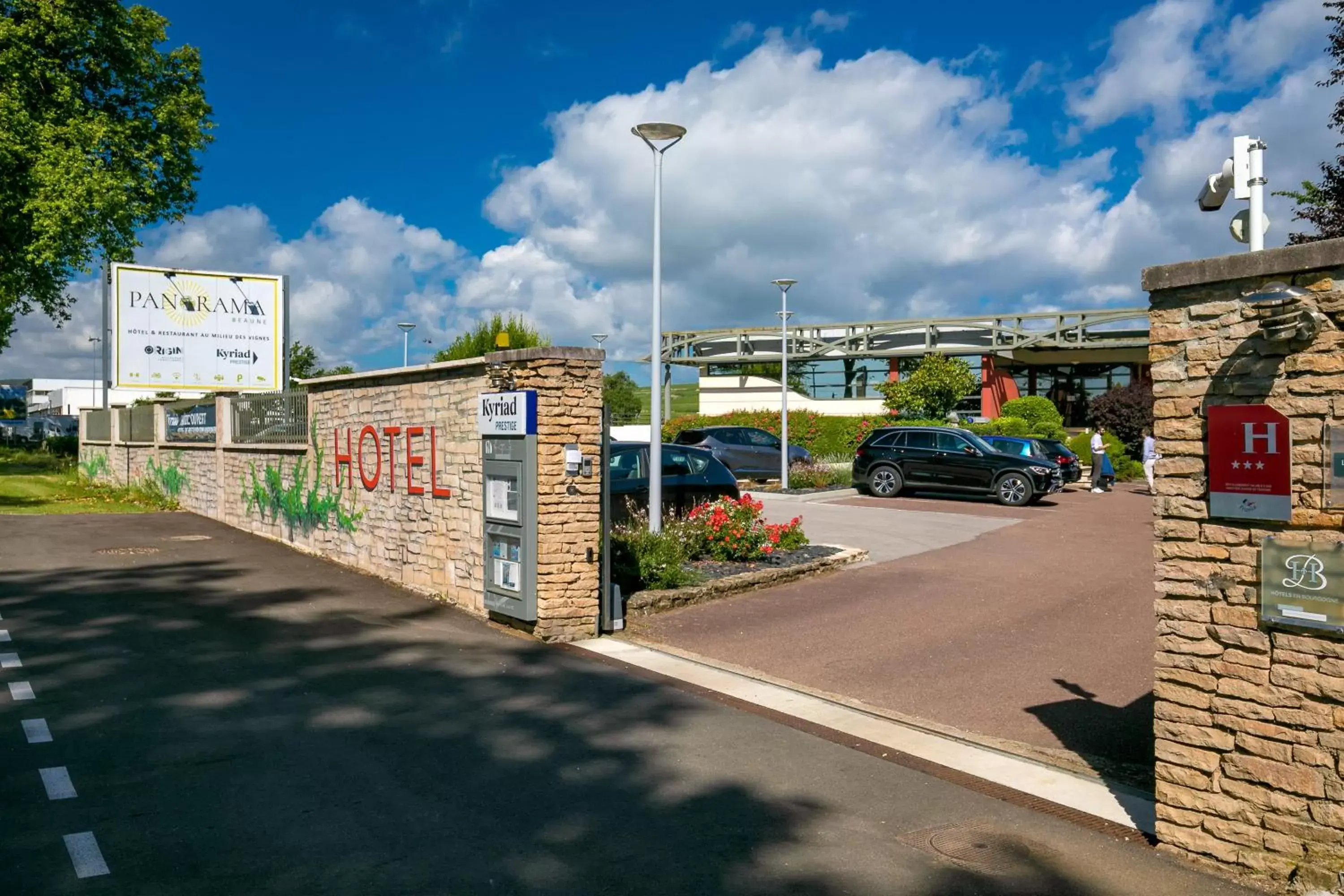Facade/entrance in Kyriad Prestige Beaune le Panorama Facade/entrance in Kyriad Prestige Beaune le Panorama