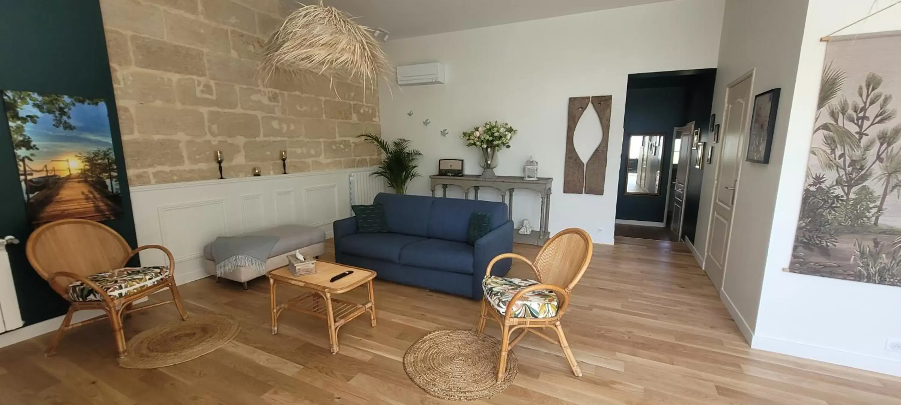 Living room, Seating Area in Au Do'Mayne des Bouilles - Spa & Piscine