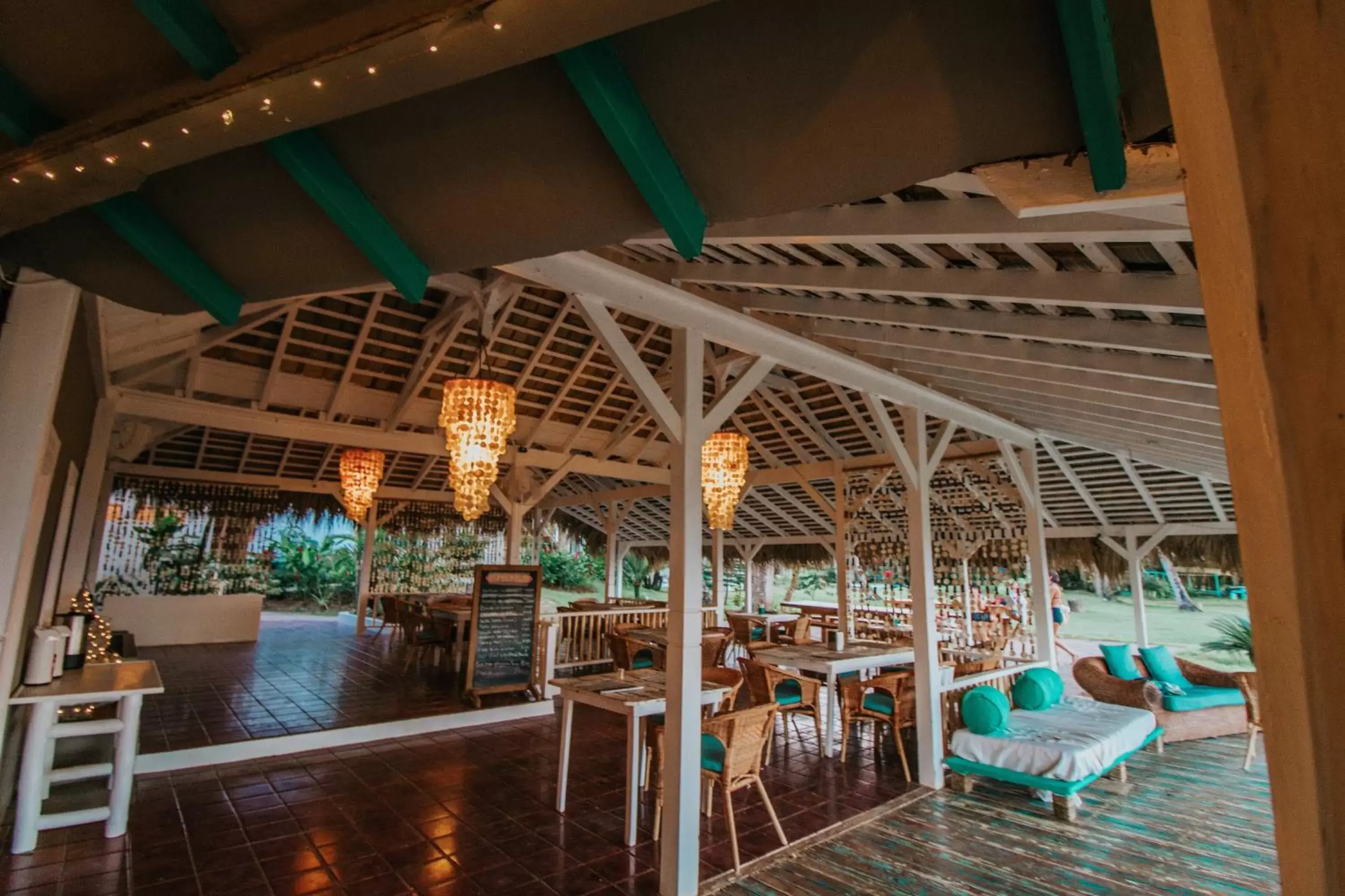 Restaurant/Places to Eat in El Mosquito Boutique Hotel Playa Bonita