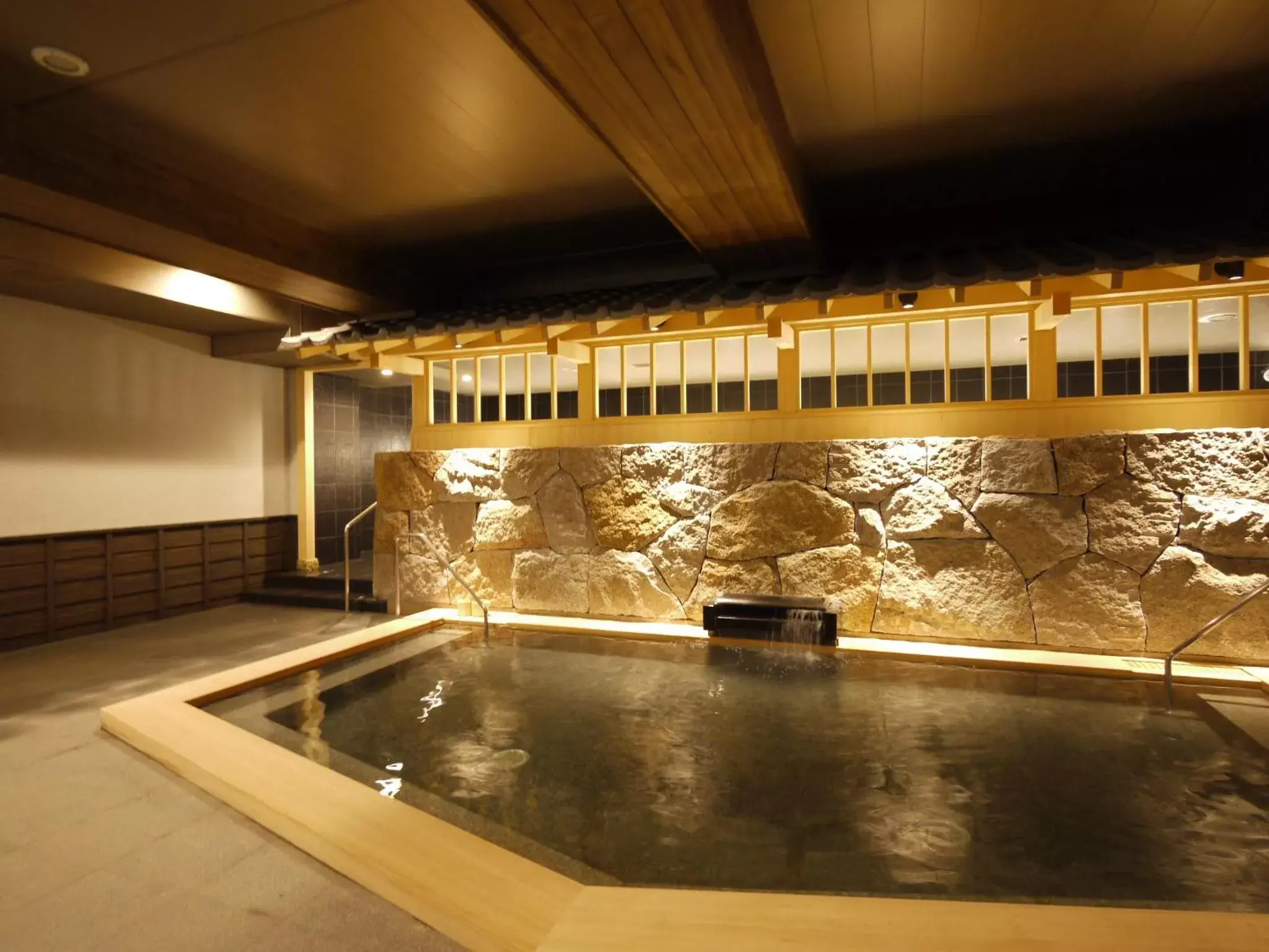 Hot Spring Bath, Swimming Pool in Himeji Castle Grandvrio Hotel