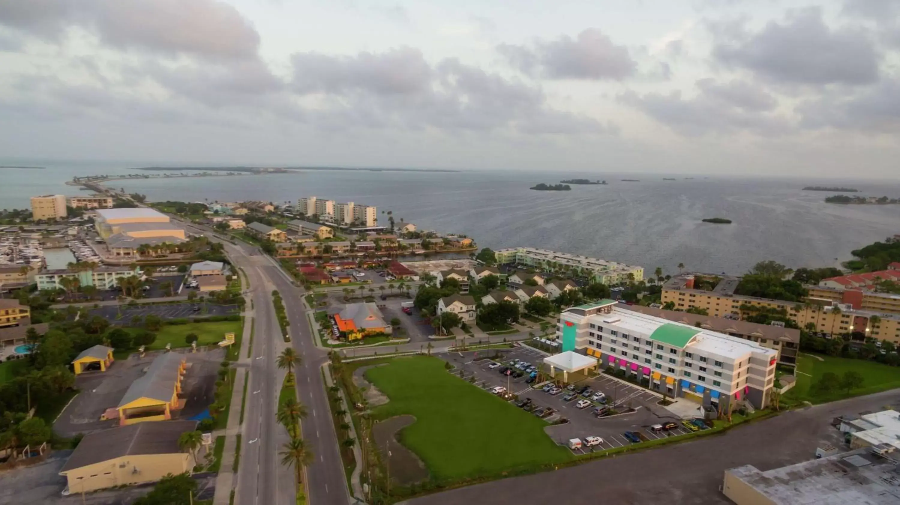 Property building, Bird's-eye View in Hampton Inn Dunedin, Fl