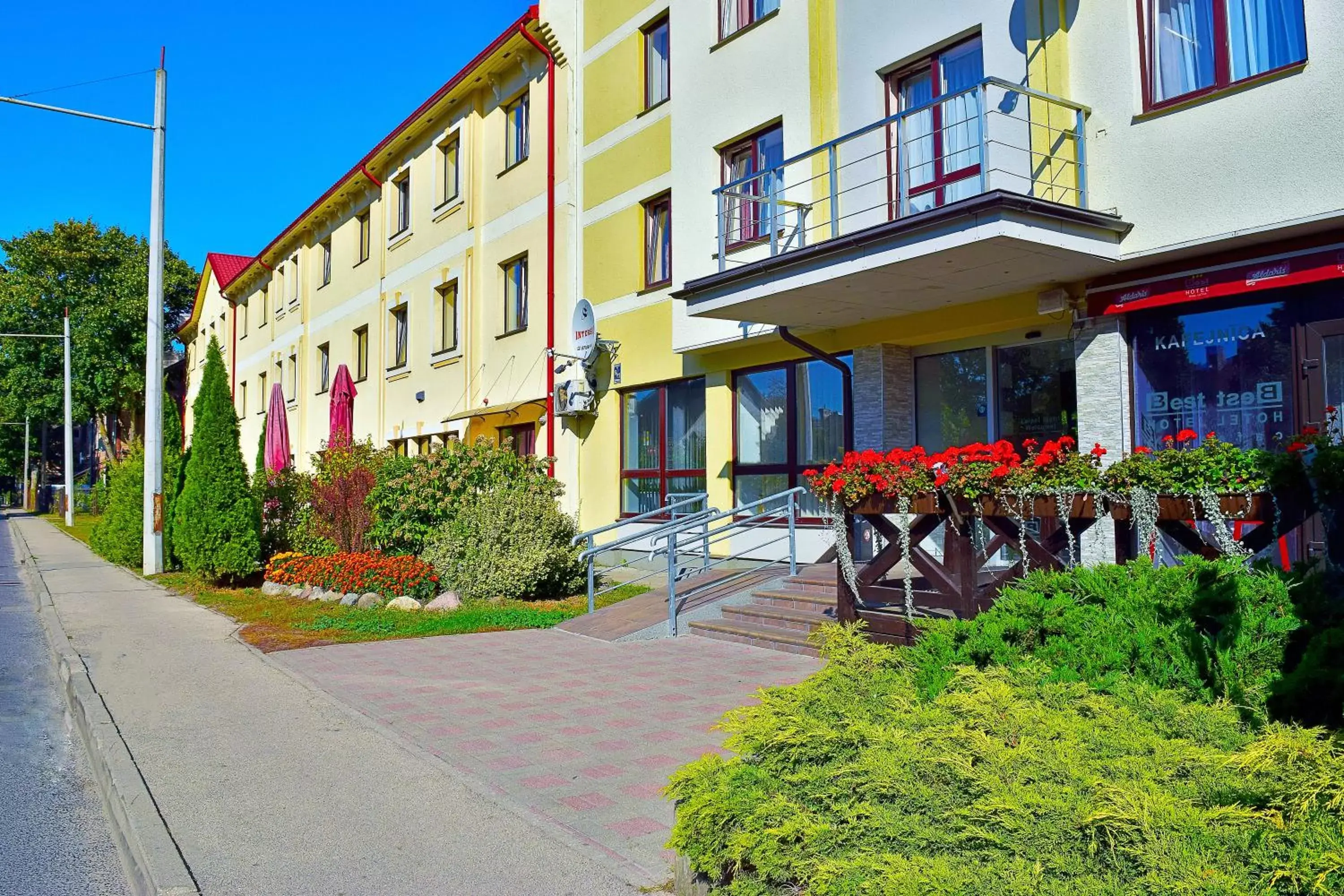 Facade/entrance, Property Building in Hotel BEST with FREE PARKING