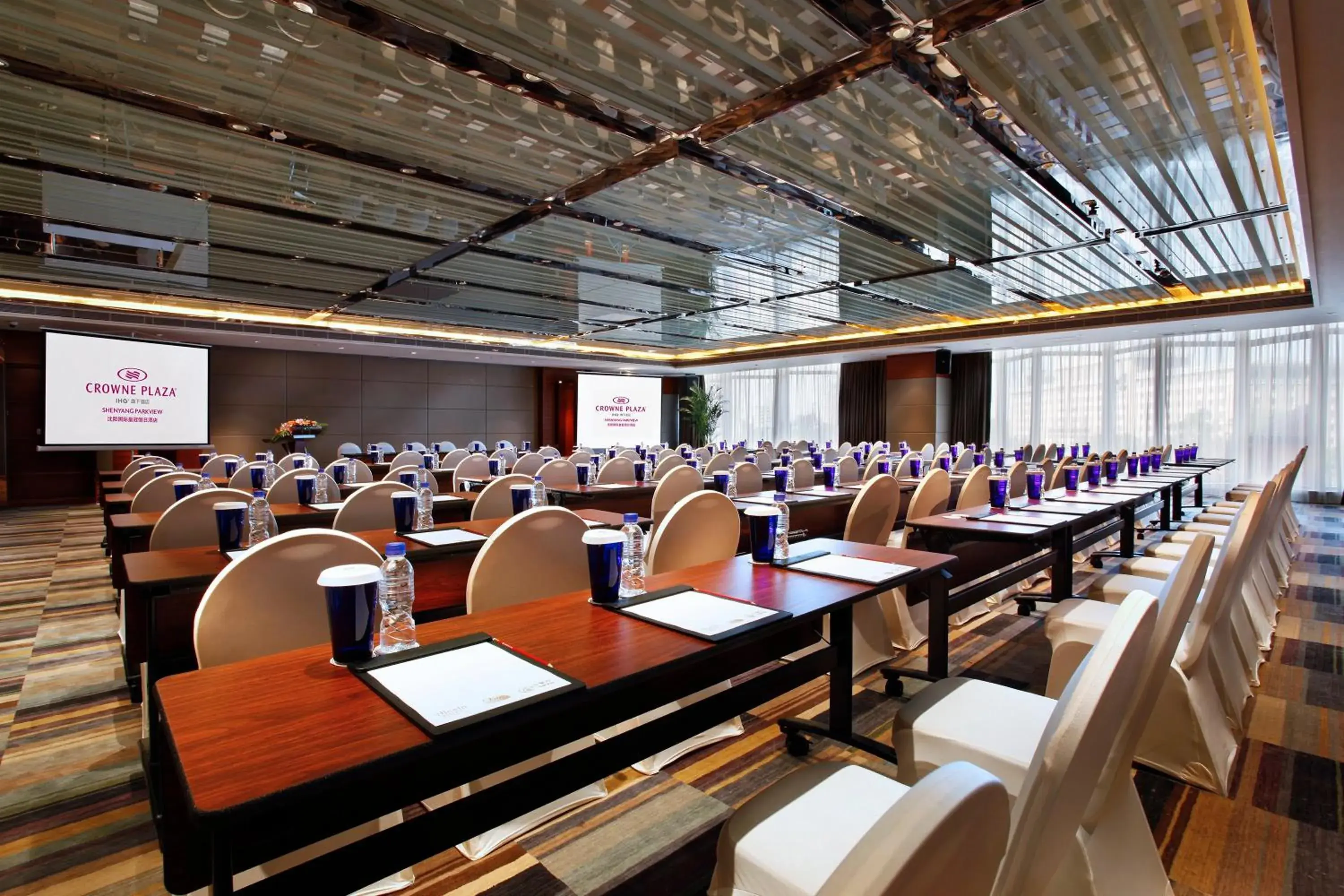 Meeting/conference room in Crowne Plaza Shenyang Parkview, an IHG Hotel