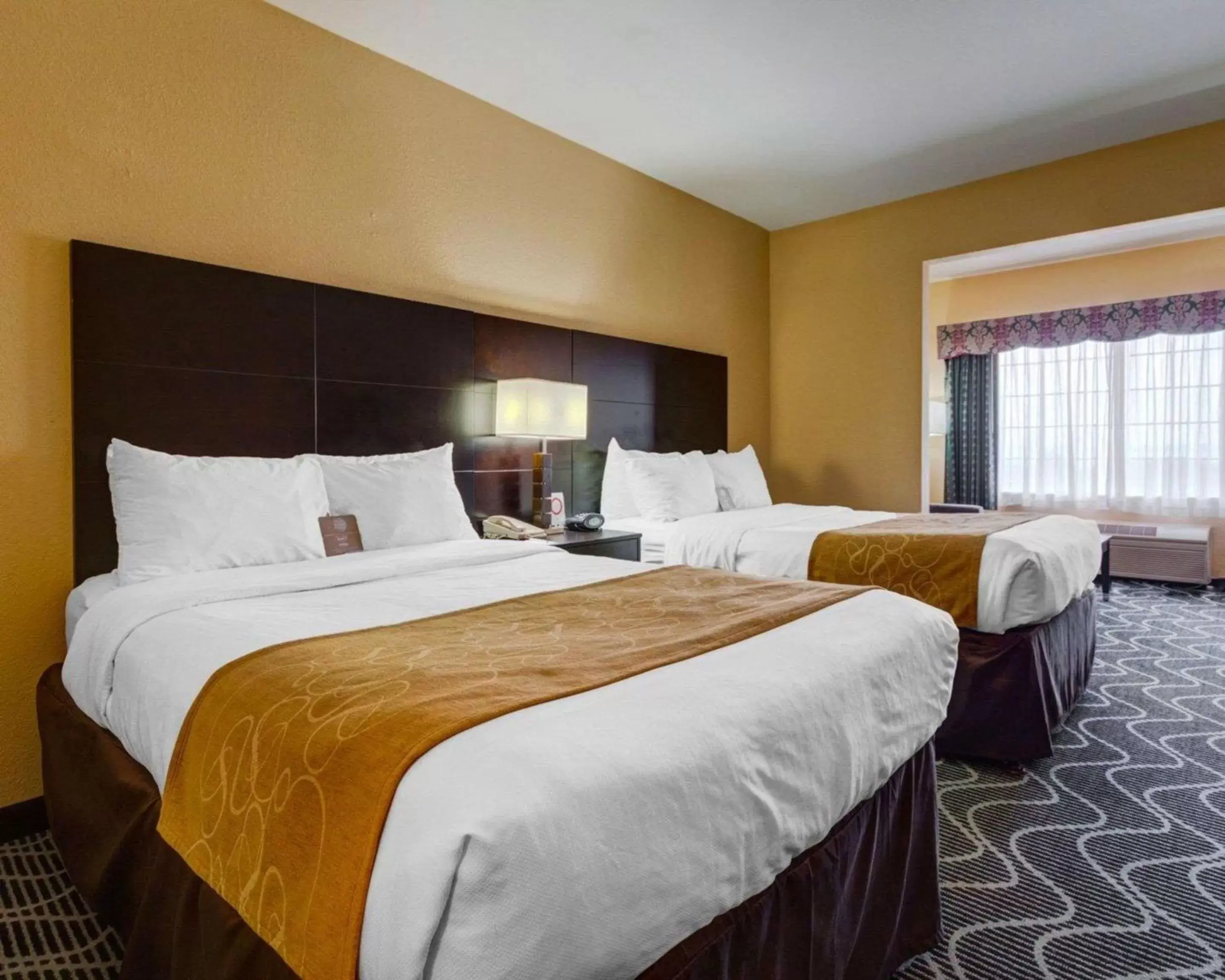 Photo of the whole room in Comfort Suites Lake Ray Hubbard Photo of the whole room in Comfort Suites Lake Ray Hubbard
