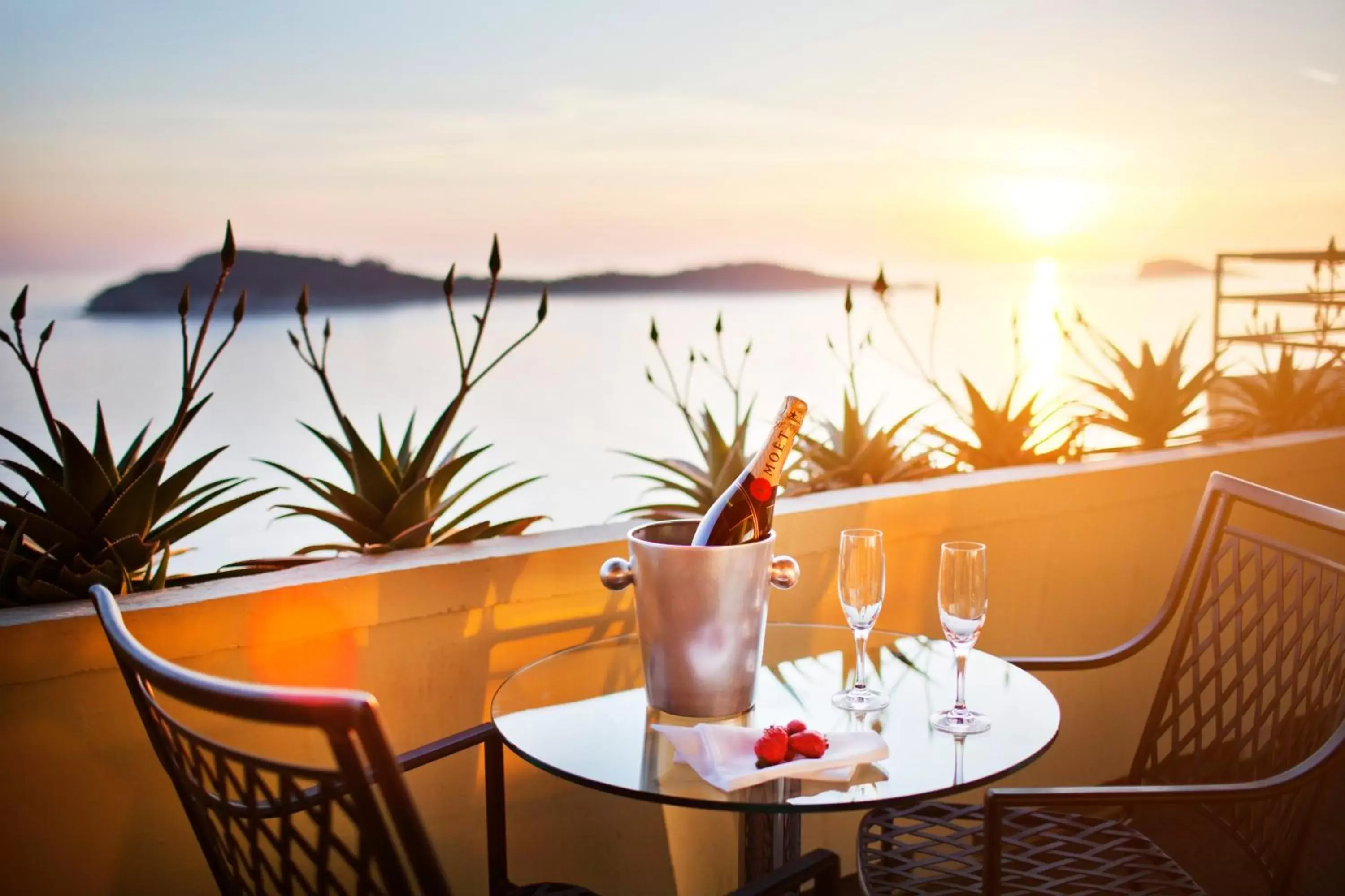 Restaurant/places to eat in Hotel Croatia