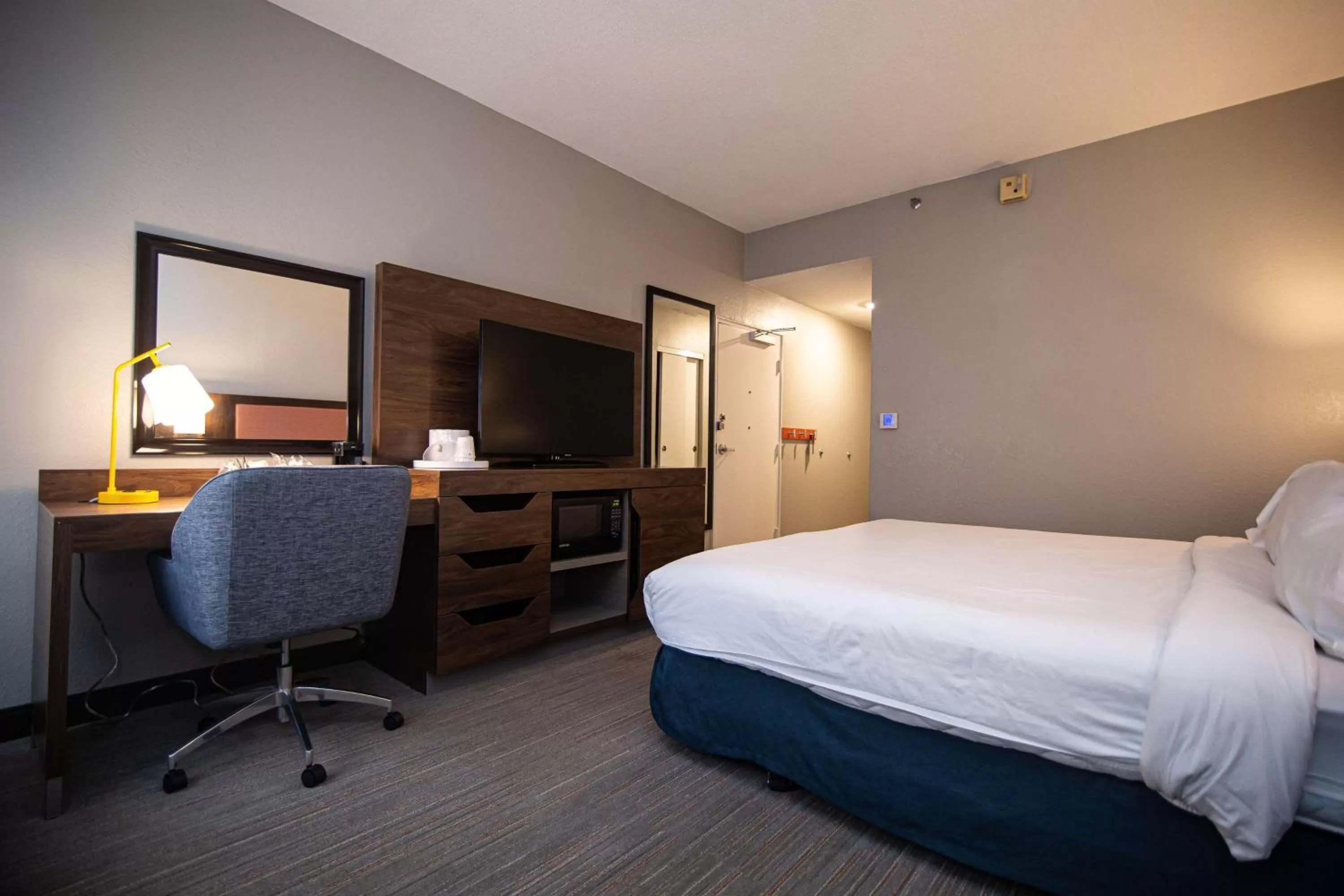 Bedroom, Bed in Hampton Inn Atlanta/Peachtree City
