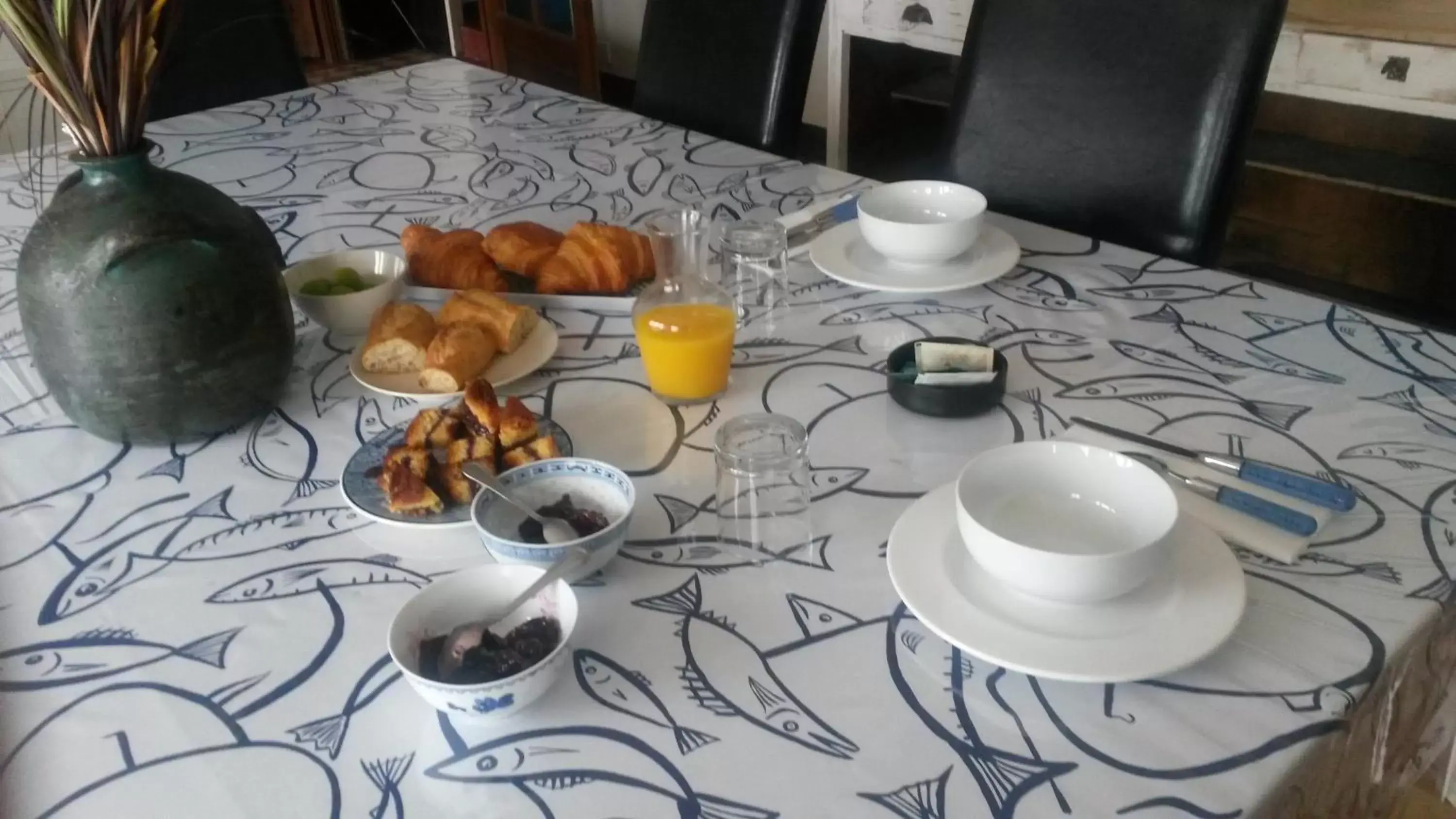 Continental breakfast in Le Dolmen