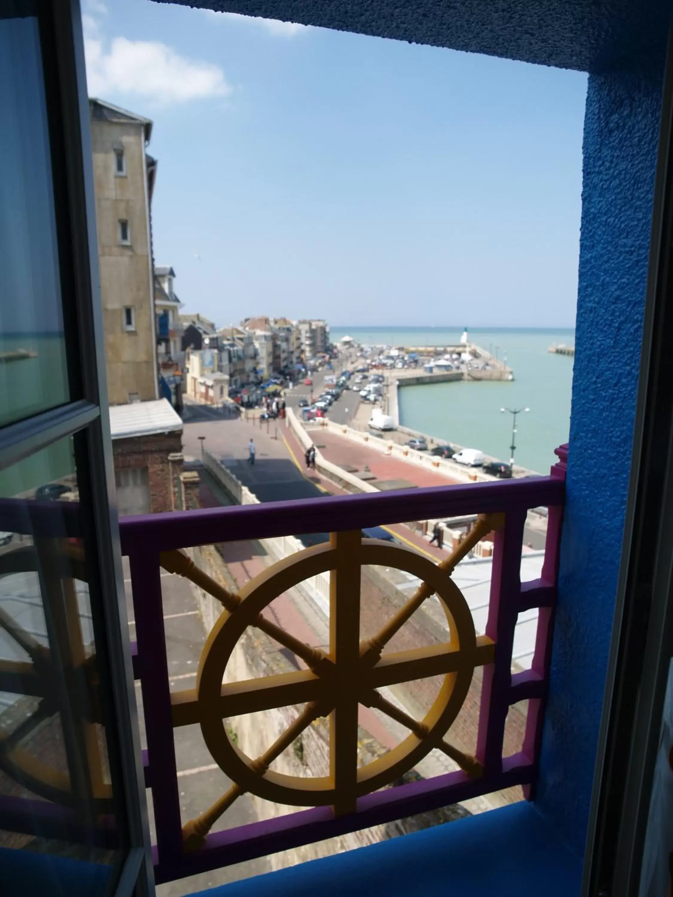 View (from property/room), Balcony/Terrace in Hôtel De Calais