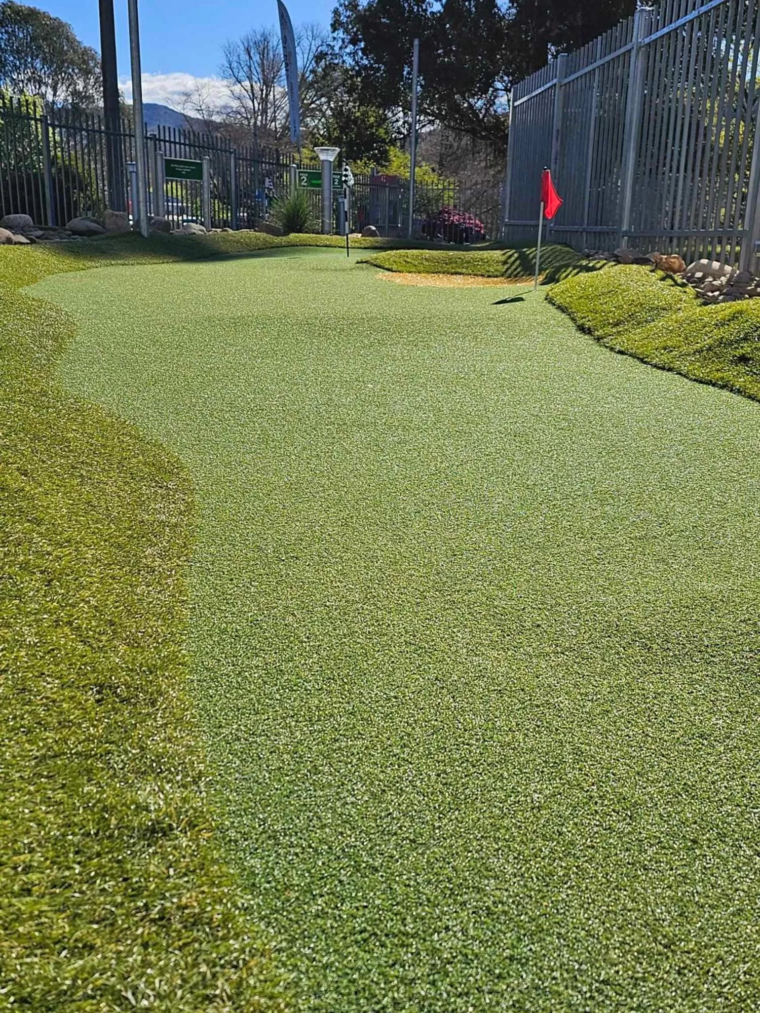 Garden in The Bright Motor Inn