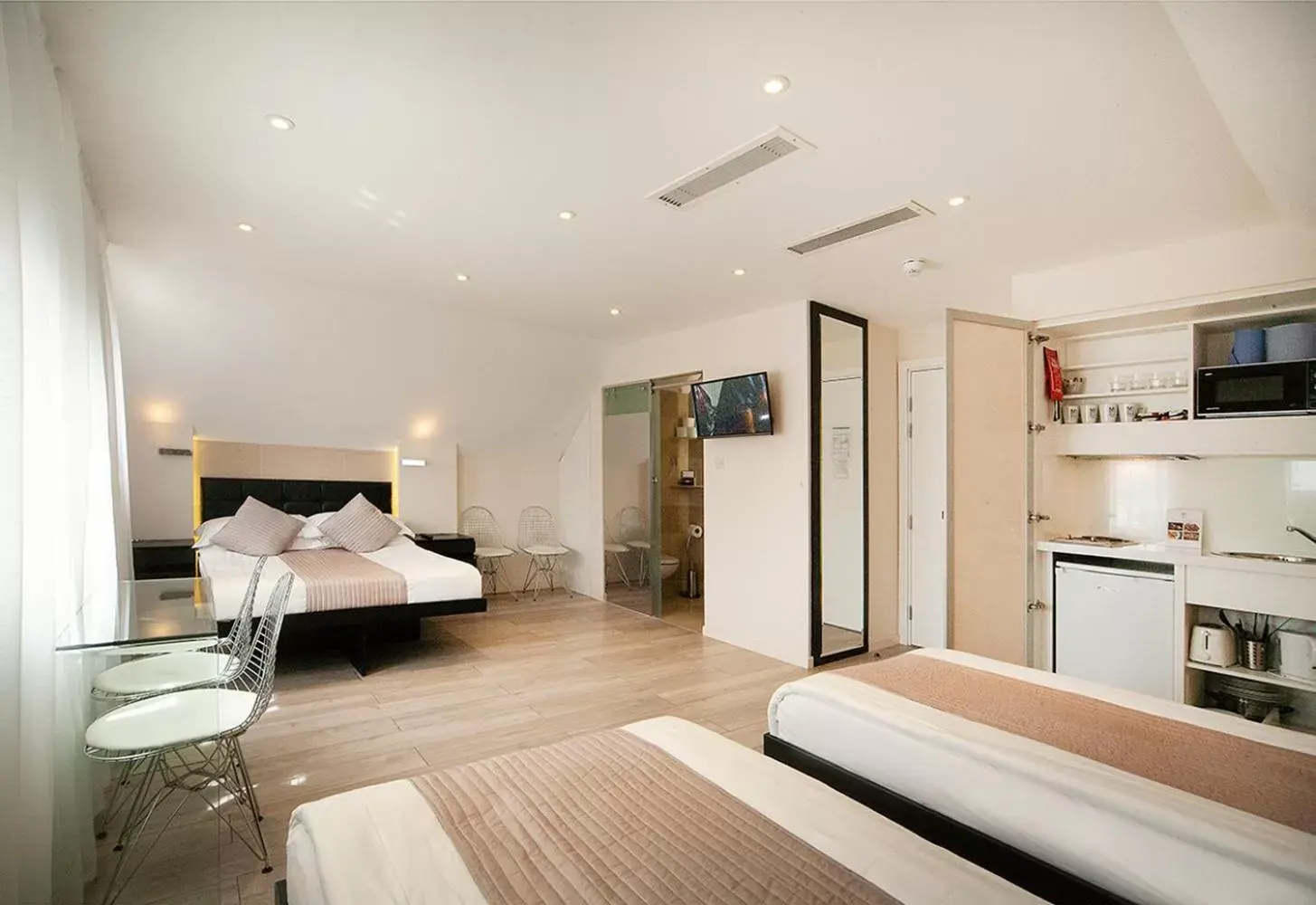 Bedroom, Bed in NOX Kensington