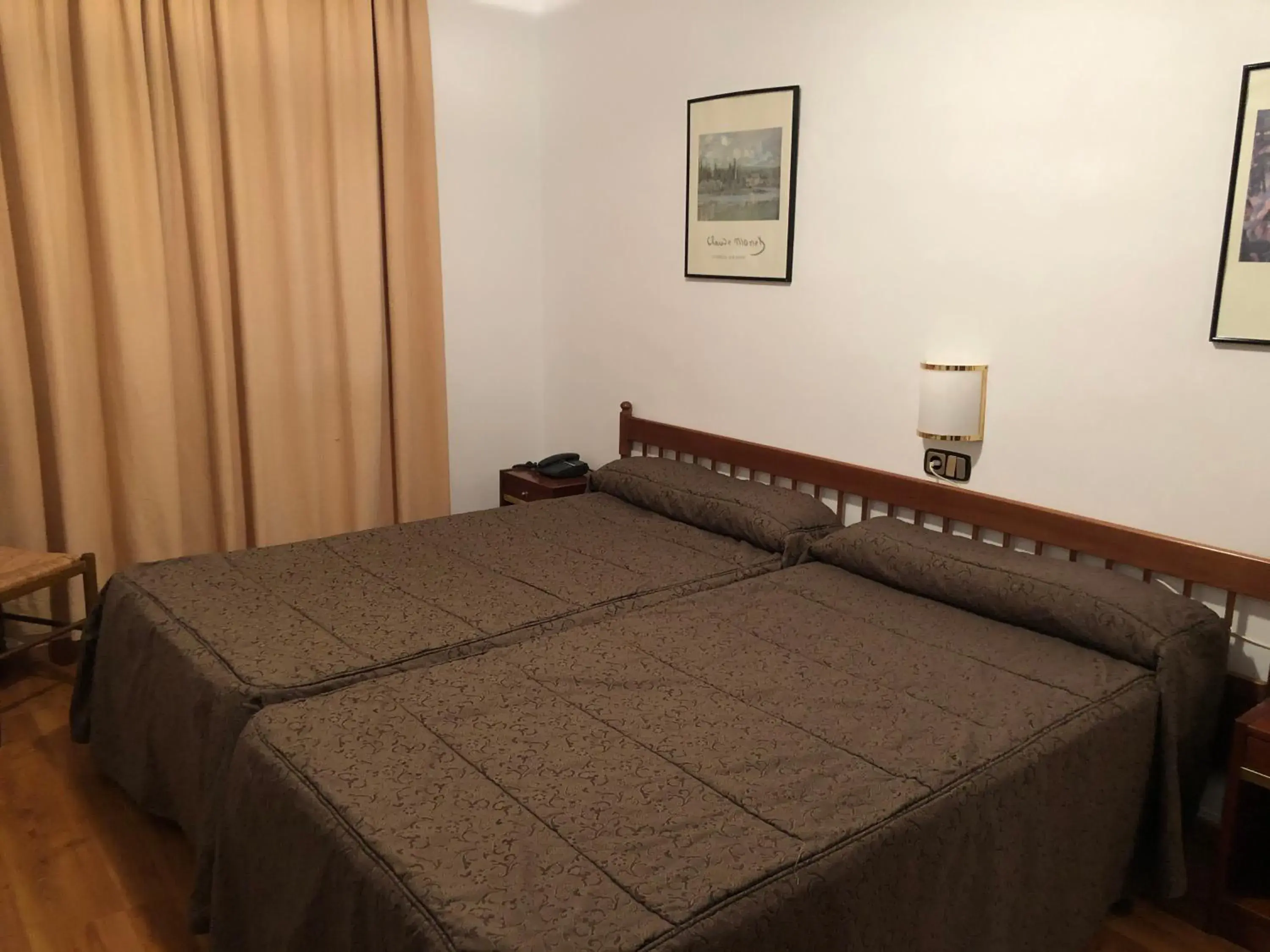 Balcony/Terrace, Bed in Hotel Refugi dels Isards Balcony/Terrace, Bed in Hotel Refugi dels Isards