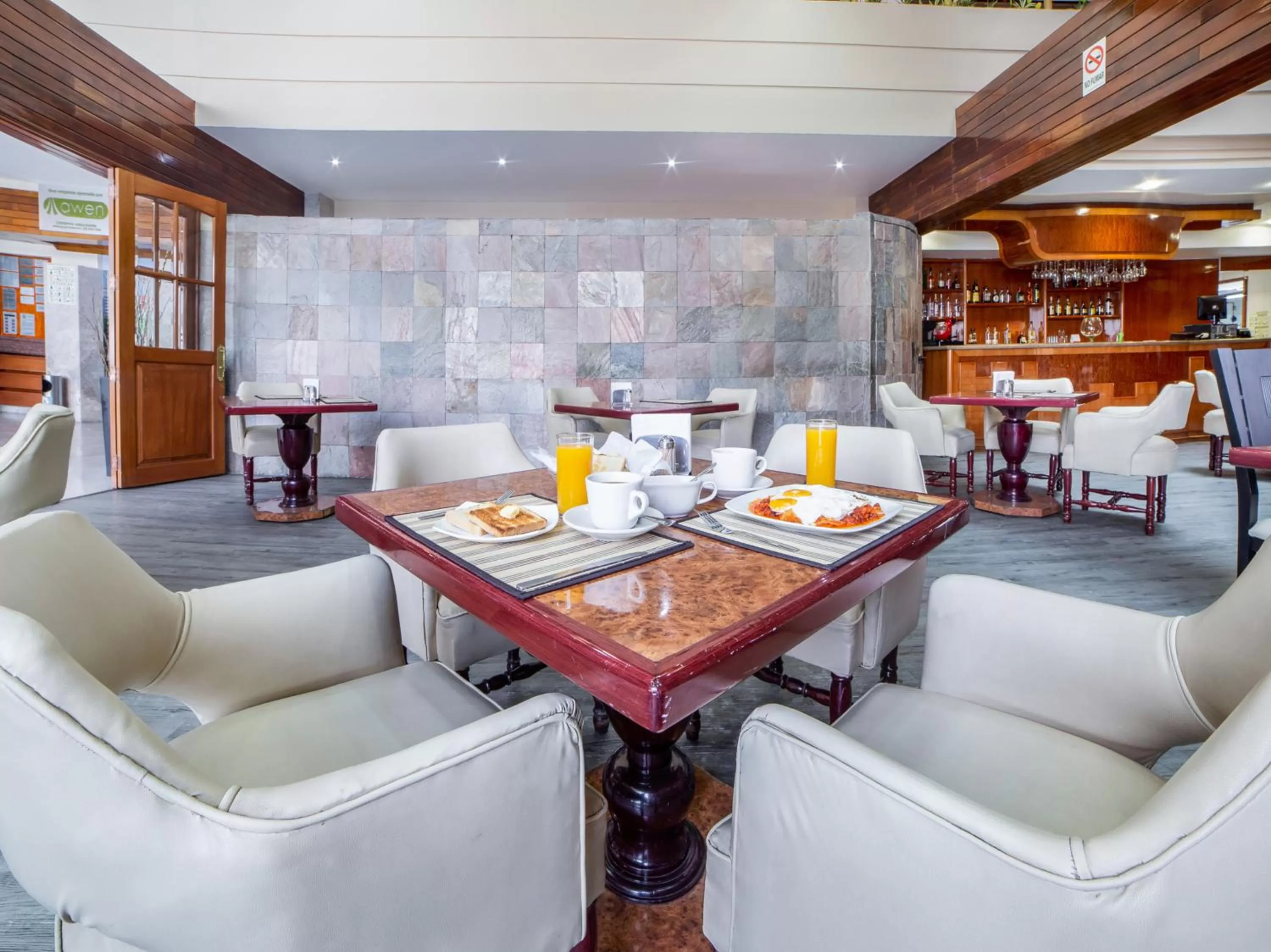 Restaurant/places to eat in Hotel Escala Central del Norte