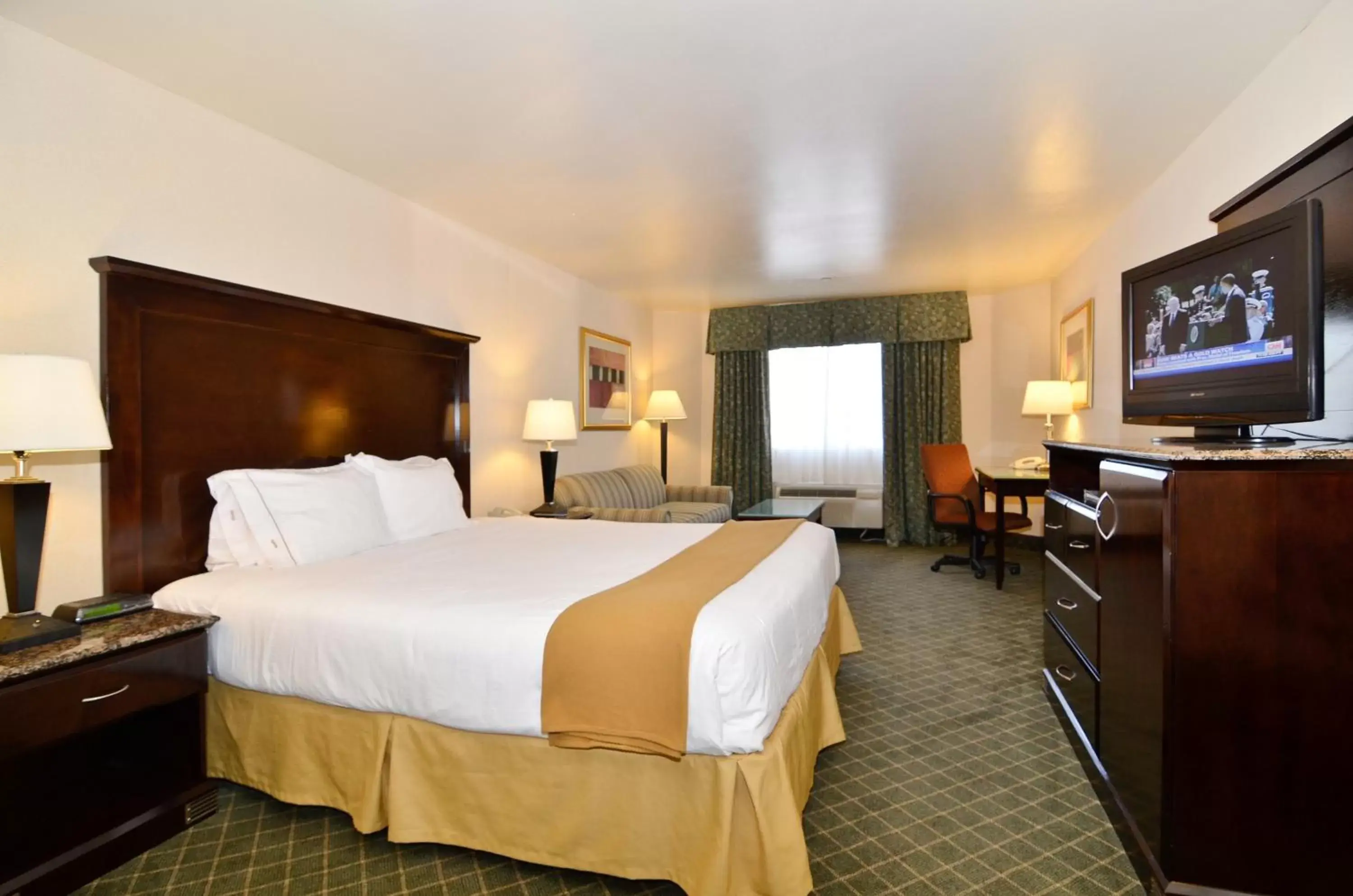 Photo of the whole room in Holiday Inn Express Mira Mesa San Diego, an IHG Hotel