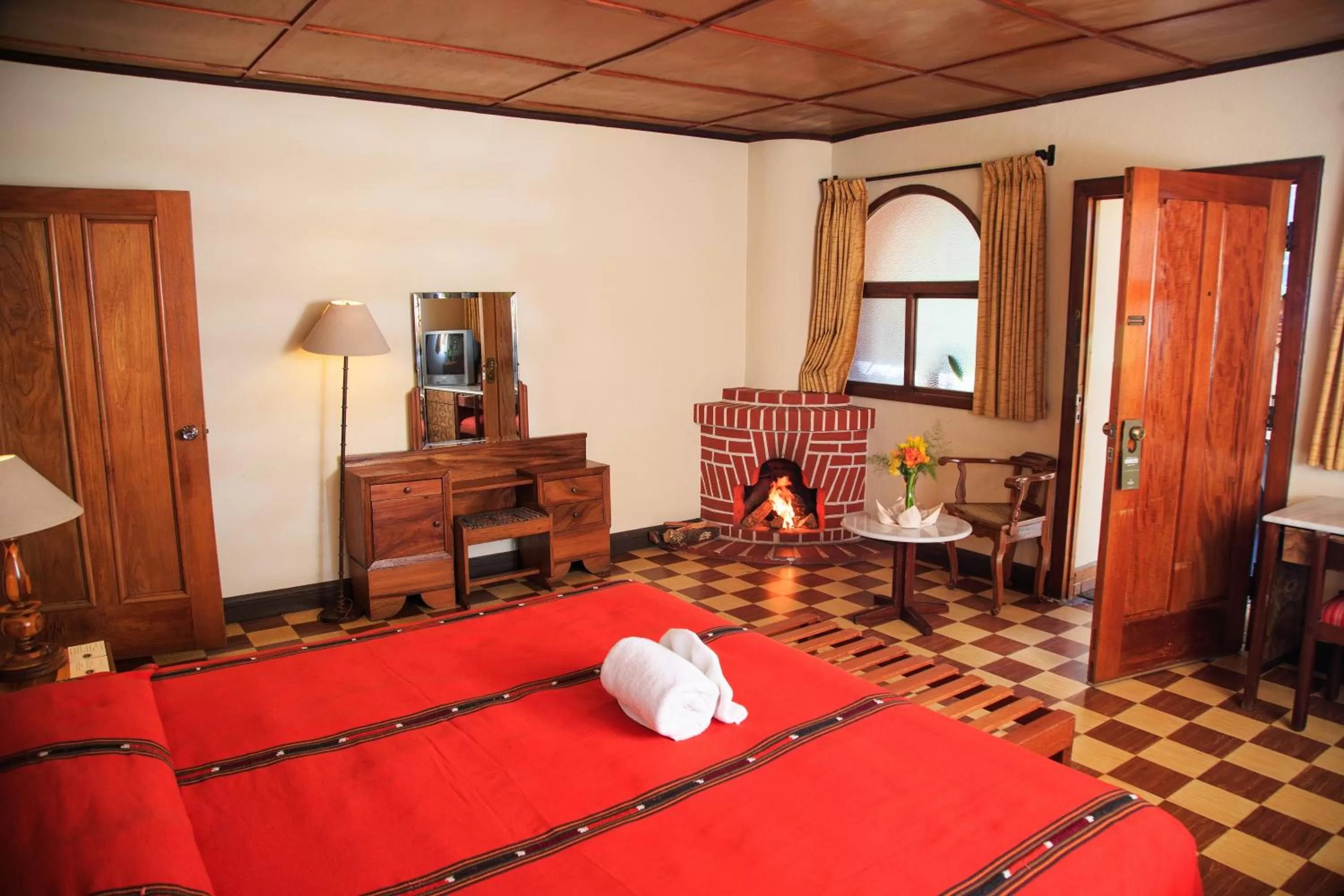 Living room, Bed in Regis Hotel Spa