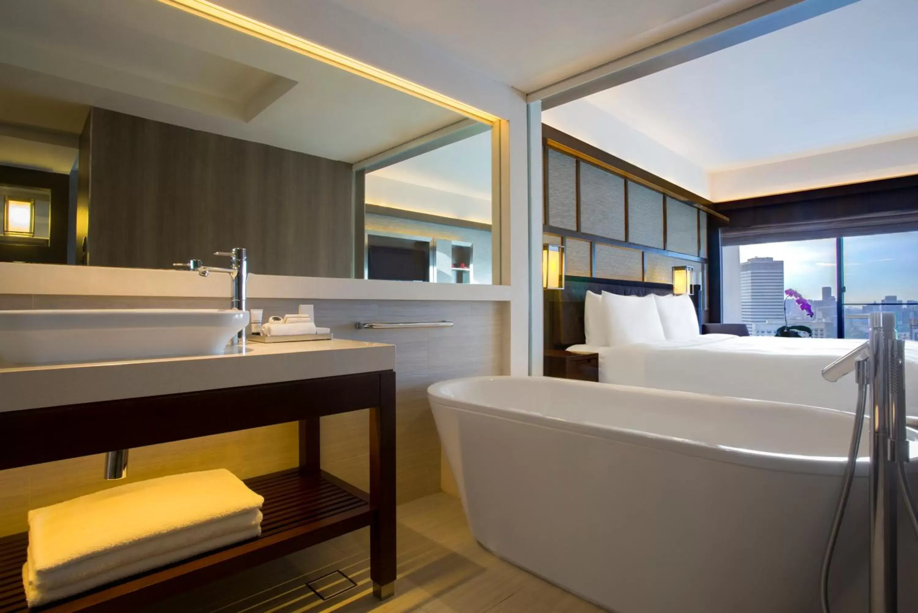 Shower, Bathroom in Pan Pacific Singapore